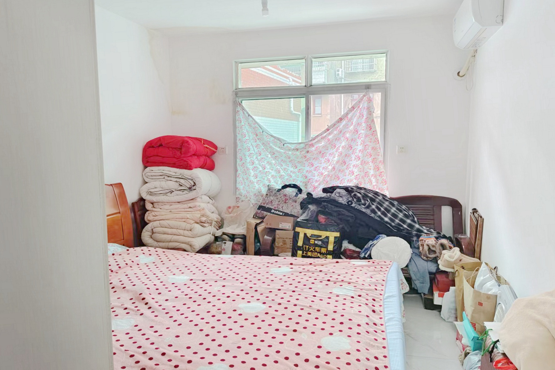 牛角塘社区 3室1厅1卫 48.0万 牛角塘社区 3室1厅1卫 48.0万卧室