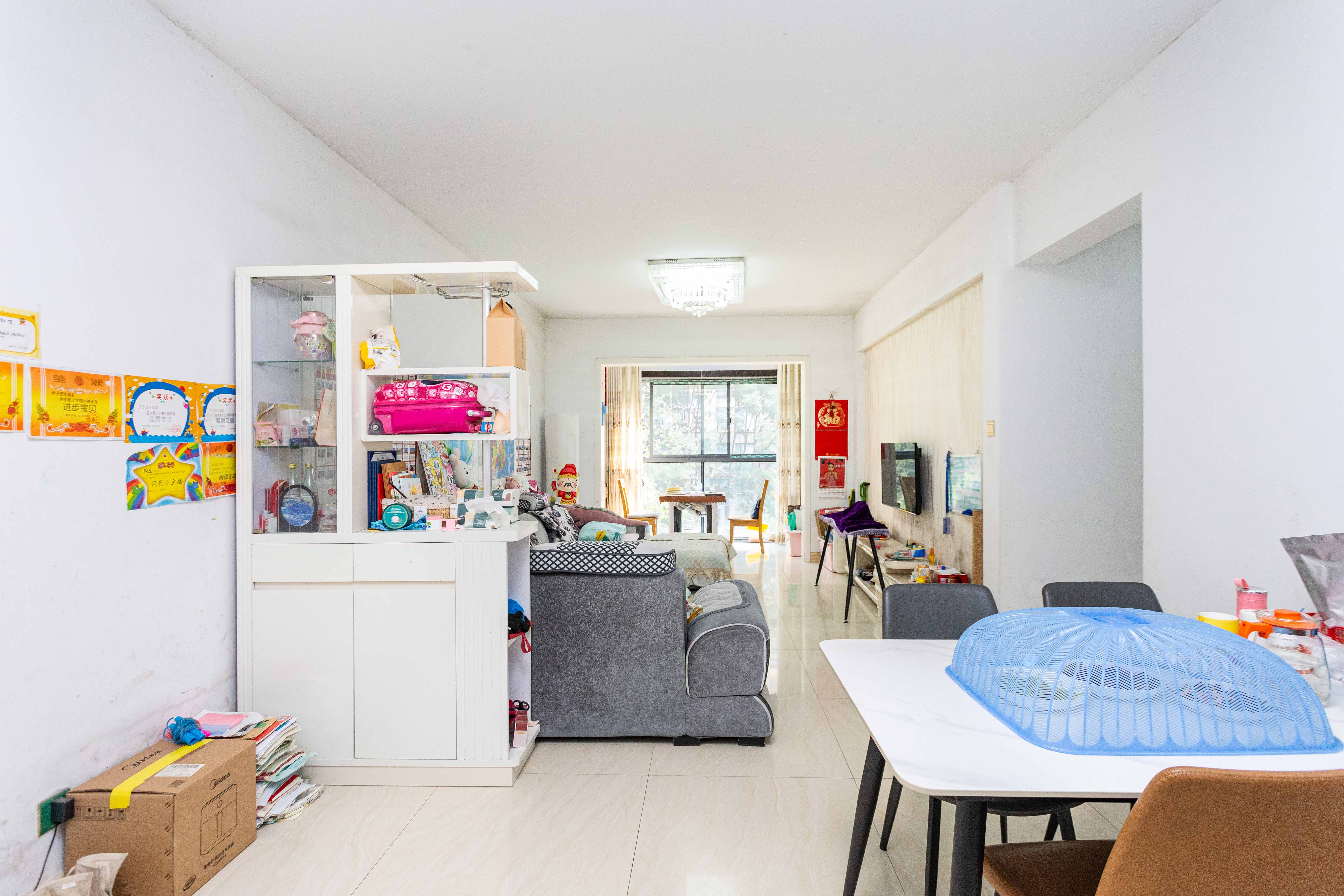 勤诚达新界 3室2厅1卫 77.0万 勤诚达新界 3室2厅1卫 77.0万客厅