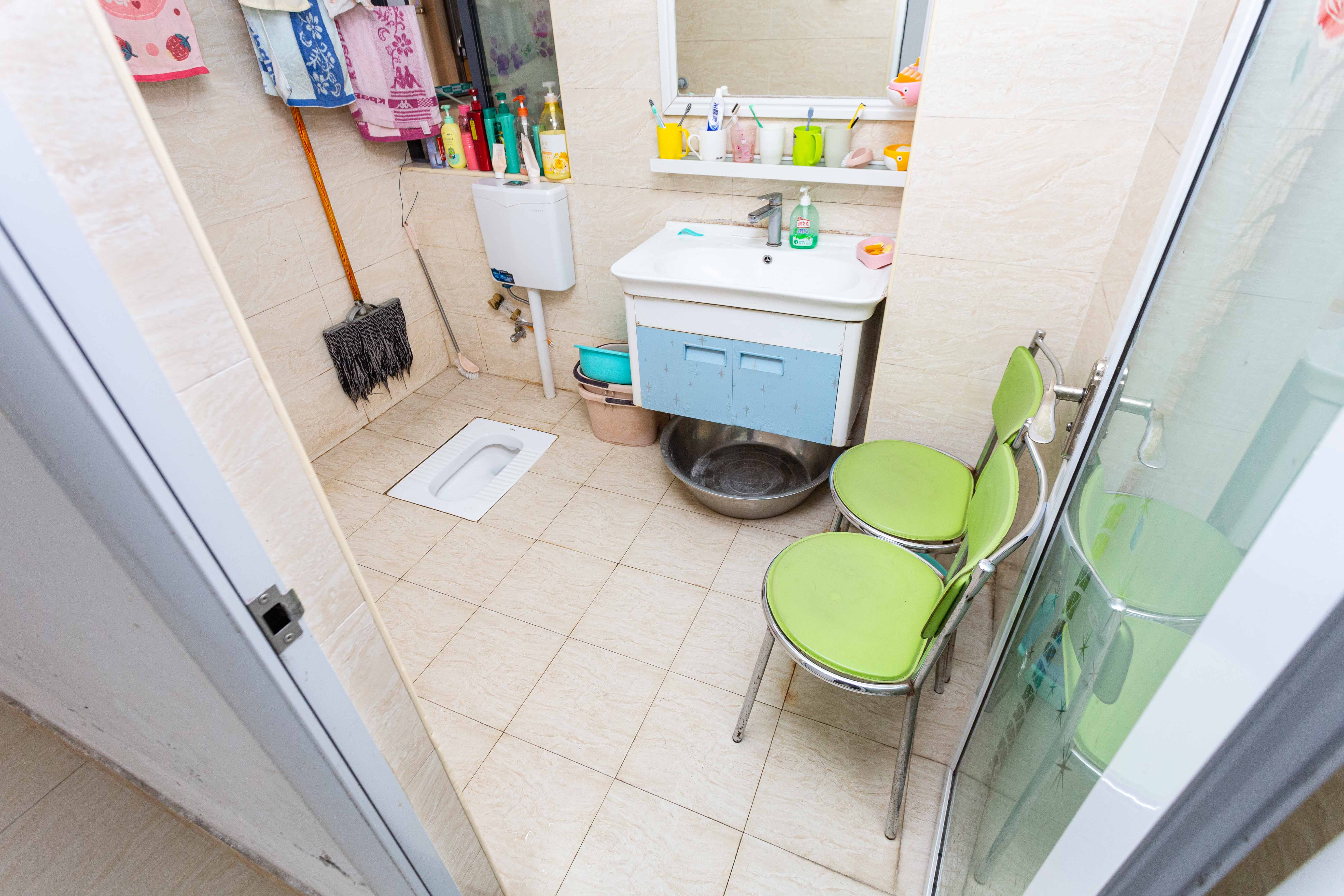 勤诚达新界 3室2厅1卫 77.0万 勤诚达新界 3室2厅1卫 77.0万卫生间