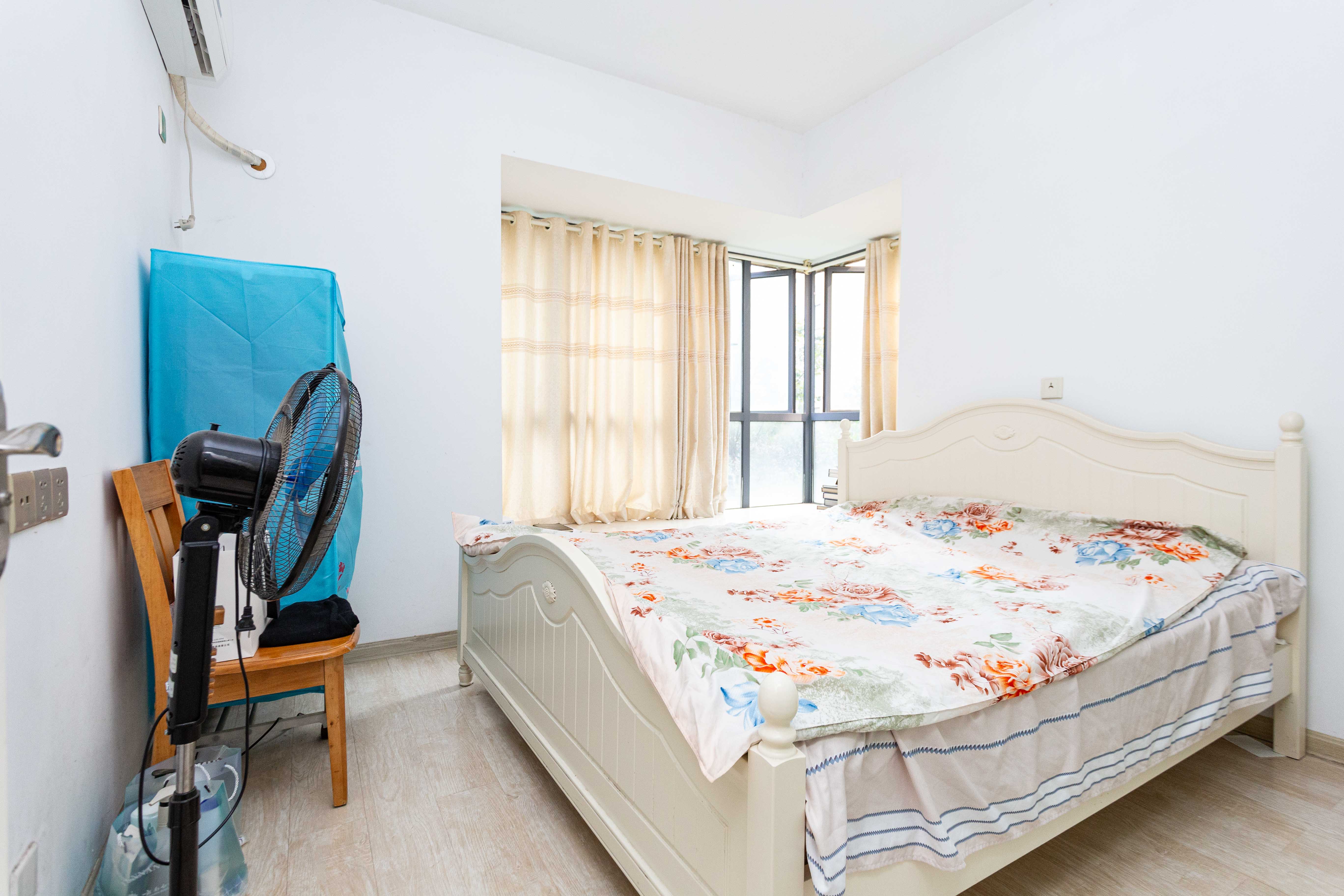 勤诚达新界 3室2厅1卫 77.0万 勤诚达新界 3室2厅1卫 77.0万卧室