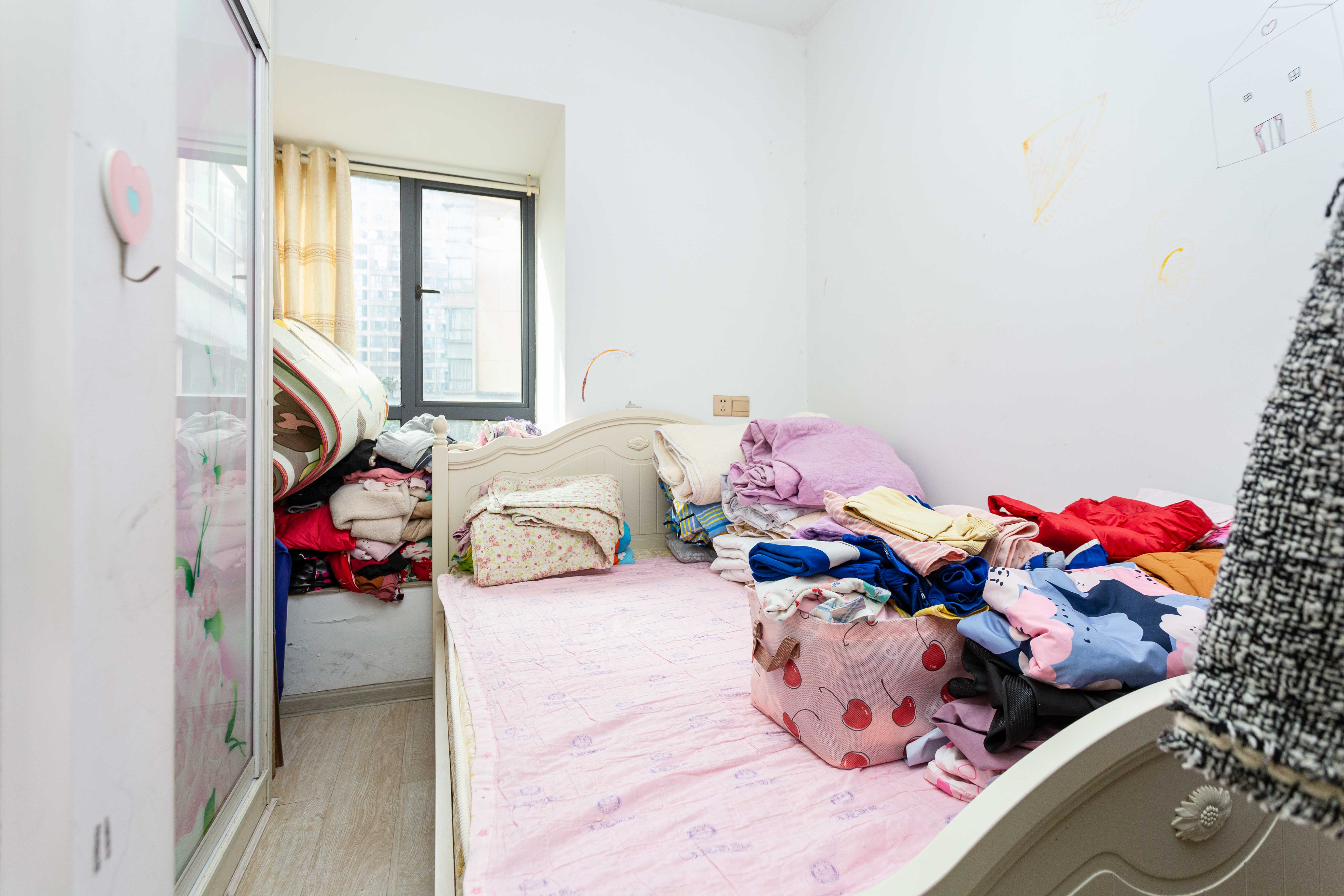 勤诚达新界 3室2厅1卫 77.0万 勤诚达新界 3室2厅1卫 77.0万卧室