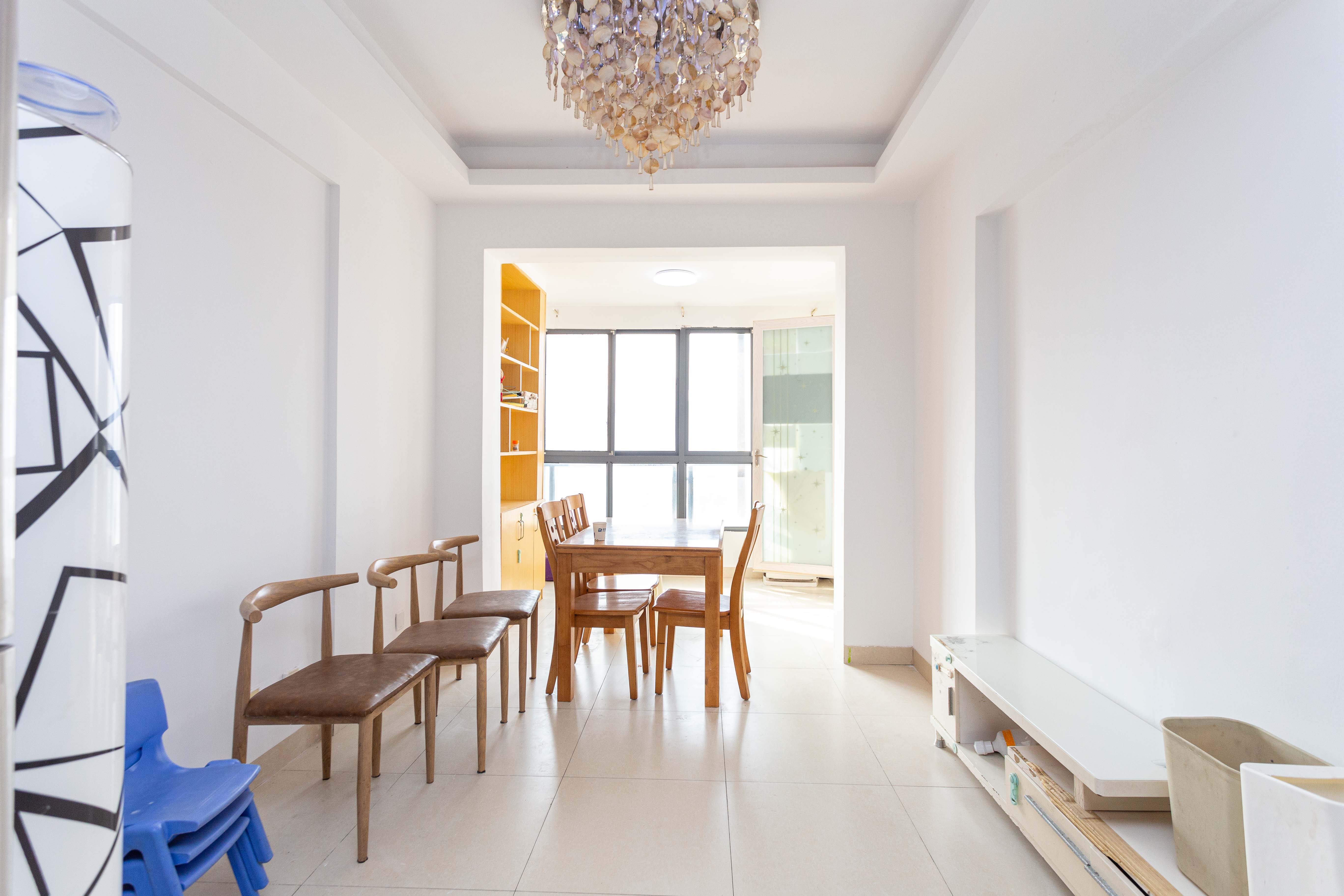 勤诚达新界 3室2厅1卫 69.0万 勤诚达新界 3室2厅1卫 69.0万客厅