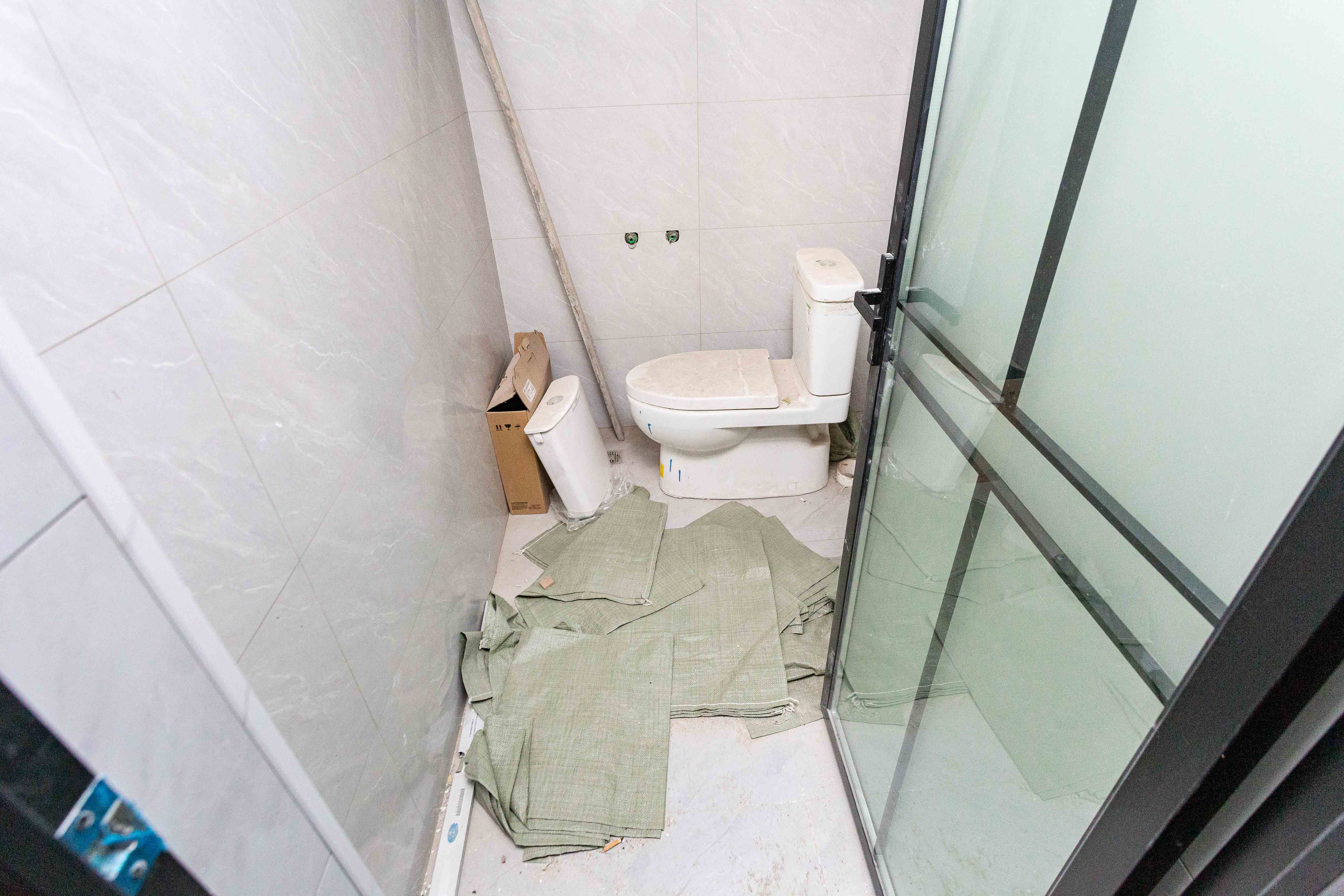 乾源国际  3室2厅2卫    75.0万卫生间