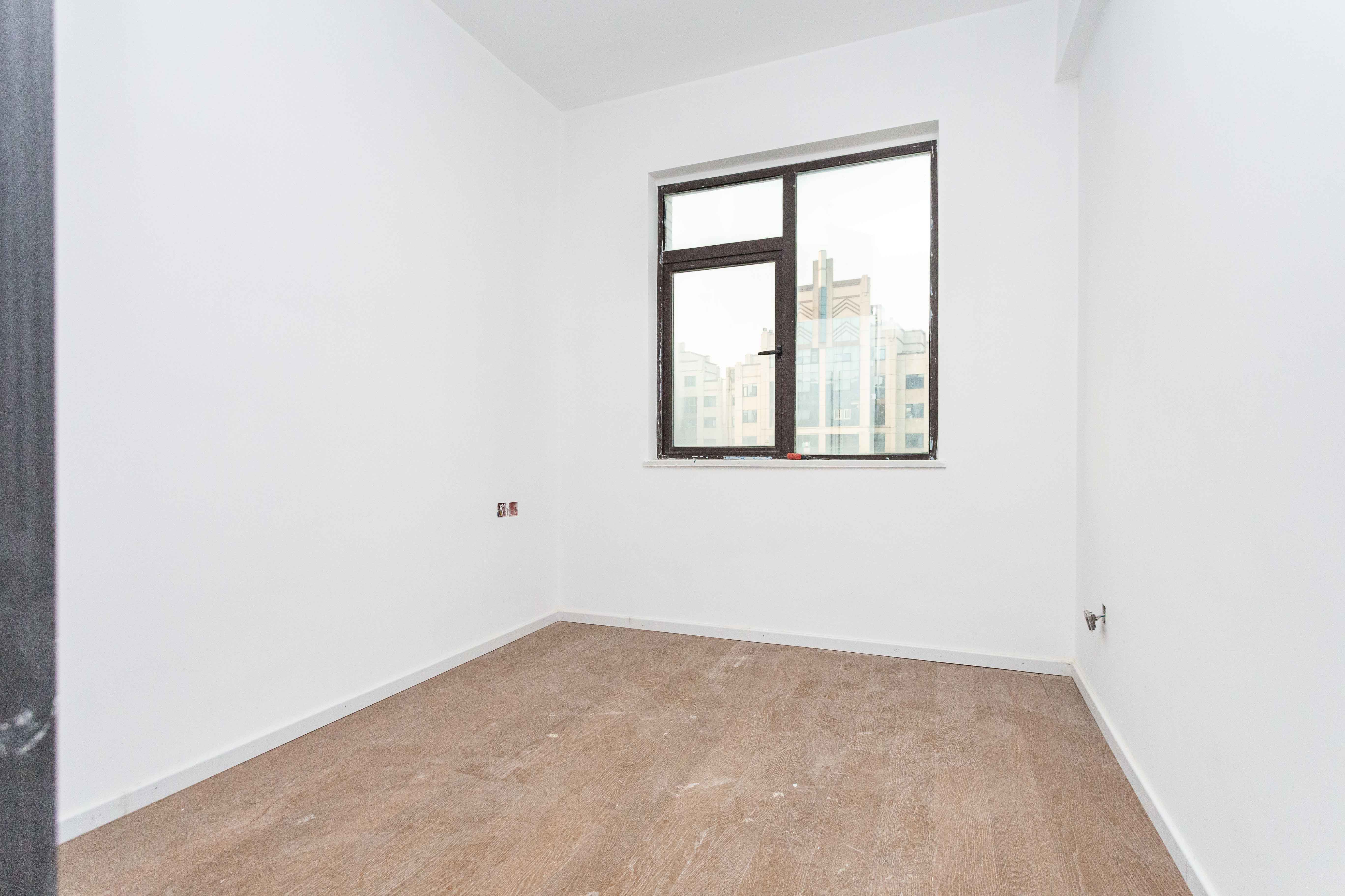 乾源国际  3室2厅2卫    75.0万卧室