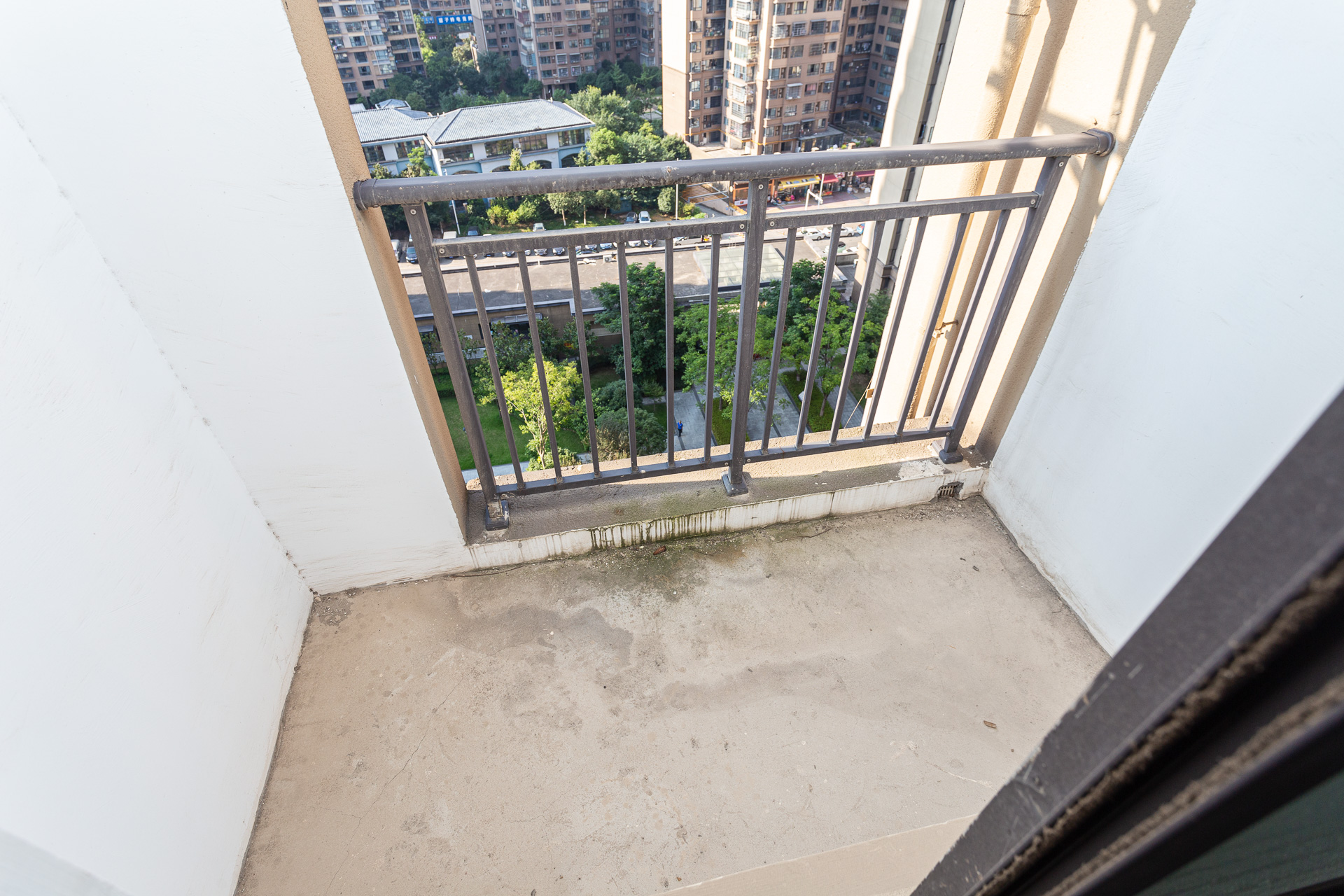 勤诚达境界城  4室2厅2卫    126.0万 勤诚达境界城  4室2厅2卫    126.0万阳台