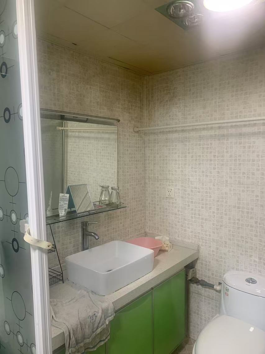 摩天一号 1室1厅1卫 2200.0元/月 摩天一号 1室1厅1卫 2200.0元/月室内图