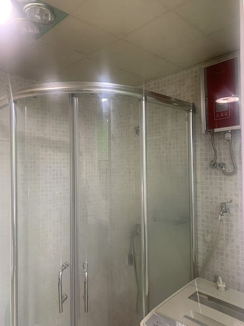 摩天一号 1室1厅1卫 2200.0元/月 摩天一号 1室1厅1卫 2200.0元/月室内图