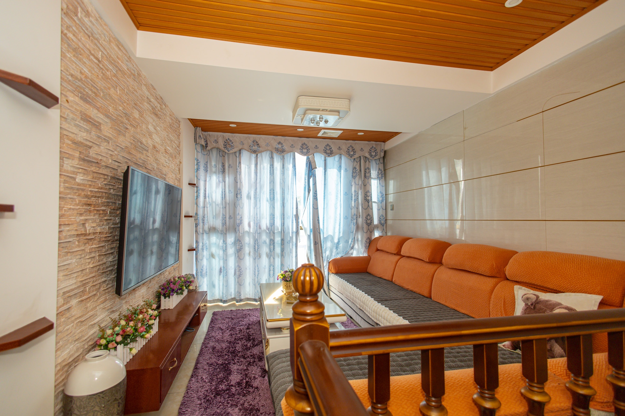 卧龙居国际村 6室3厅3卫 160.0万 卧龙居国际村 6室3厅3卫 160.0万其他