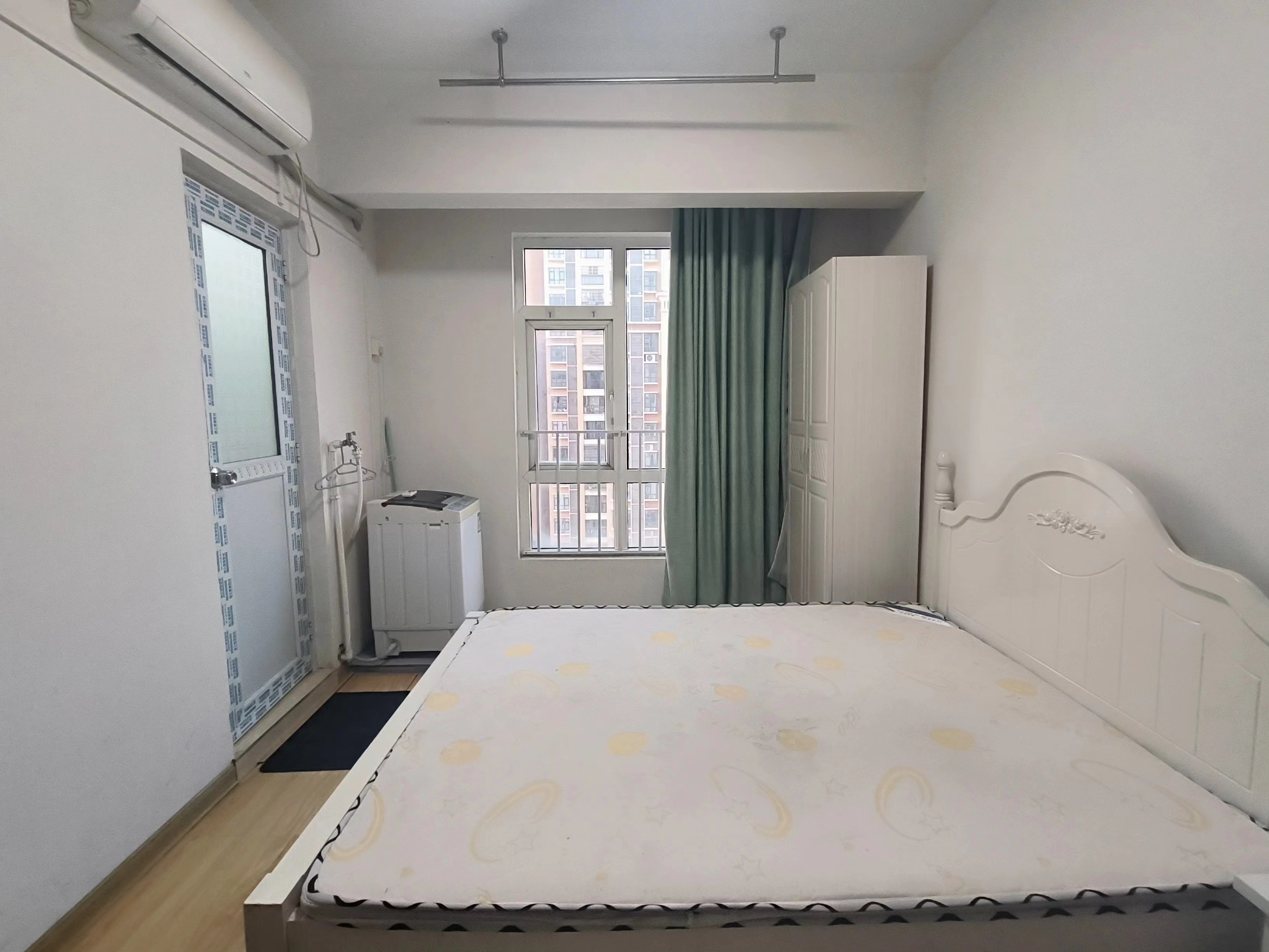 米兰春天 1室2厅1卫 1000.0元/月 米兰春天 1室2厅1卫 1000.0元/月室内图