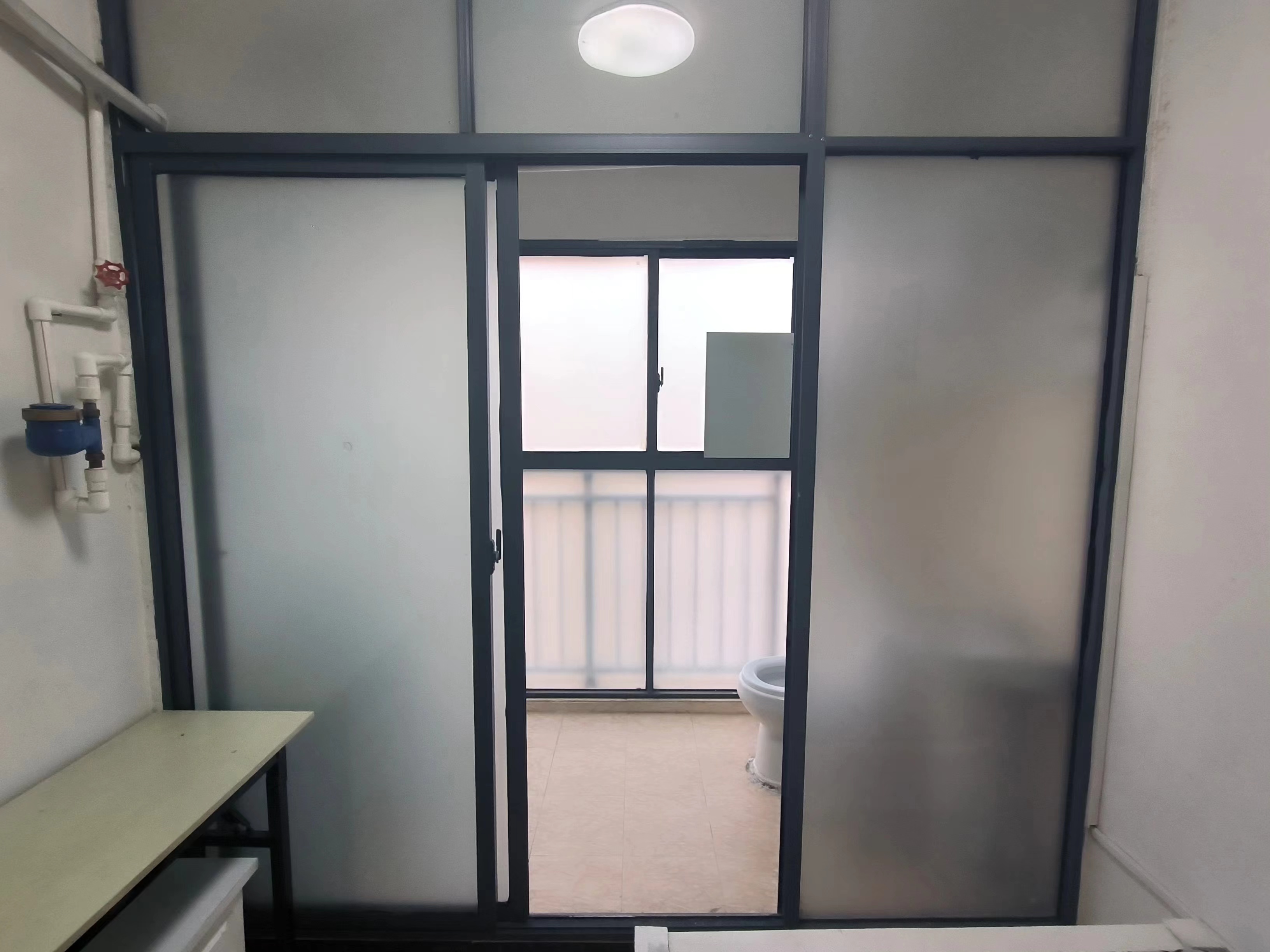 米兰春天  1室2厅1卫    1000.0元/月室内图