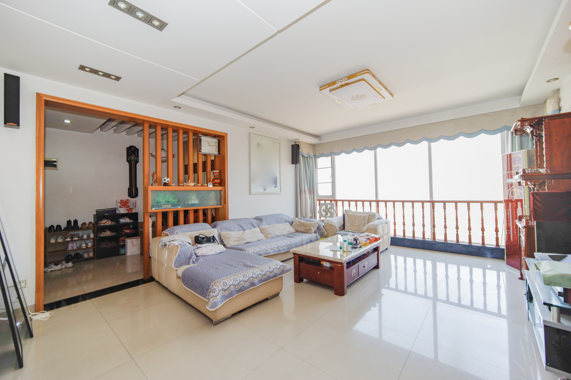 中建桂苑  4室2厅2卫   118.00万客厅