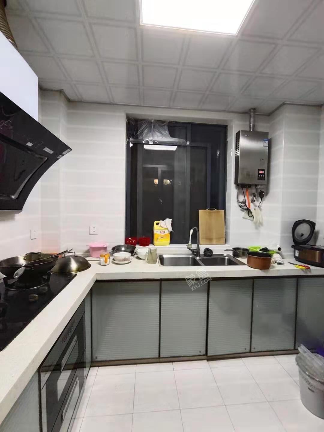 愉景湾东域  3室2厅1卫   1700.00元/月室内图