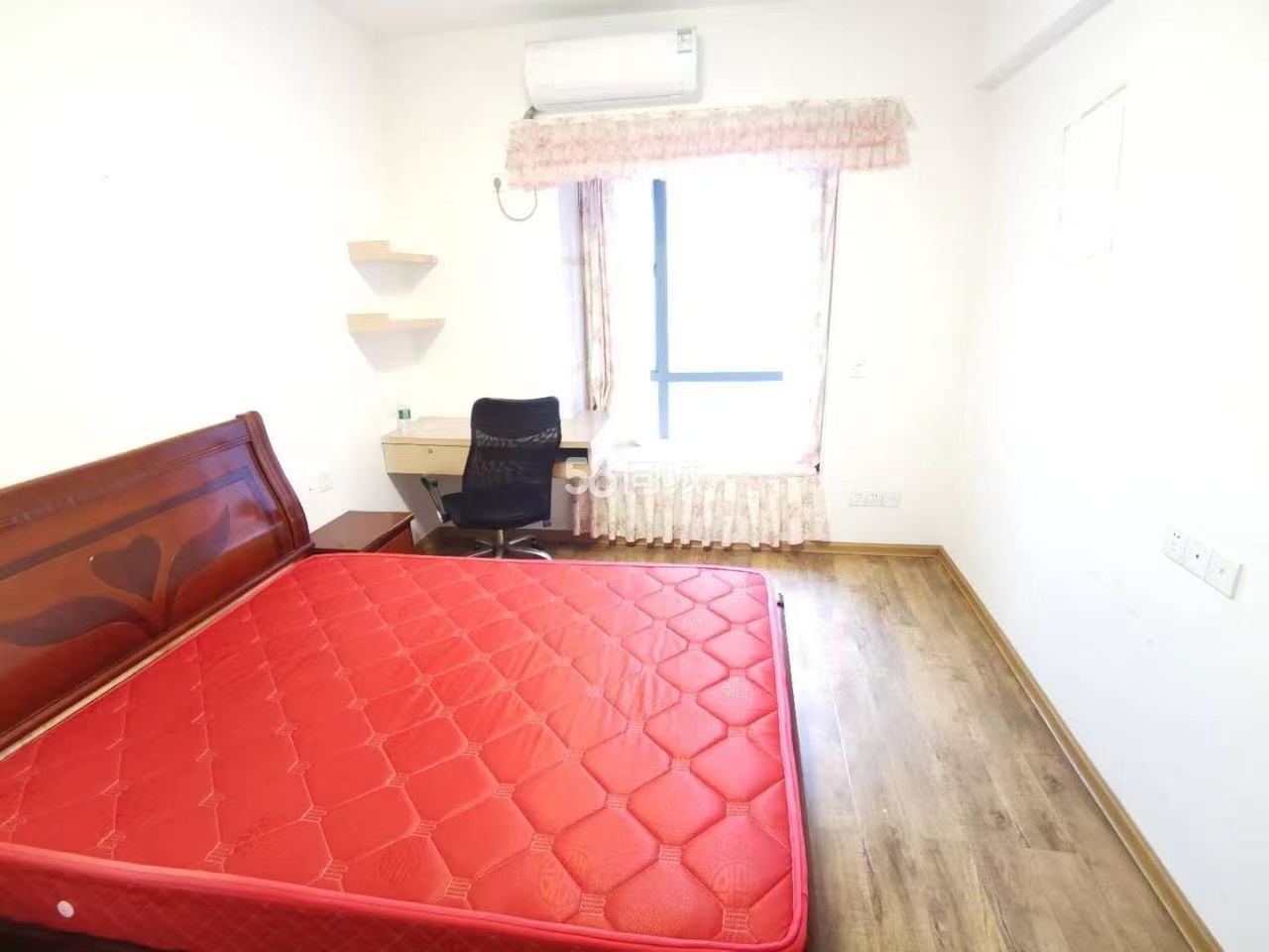 愉景湾东域  3室2厅1卫   1700.00元/月室内图