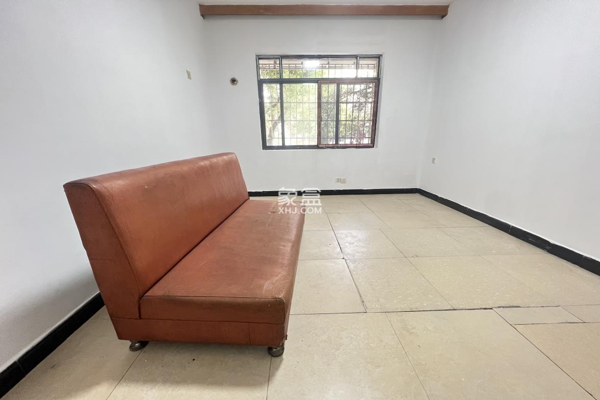 新桥家园  2室2厅1卫    1800.0元/月 新桥家园  2室2厅1卫    1800.0元/月室内图