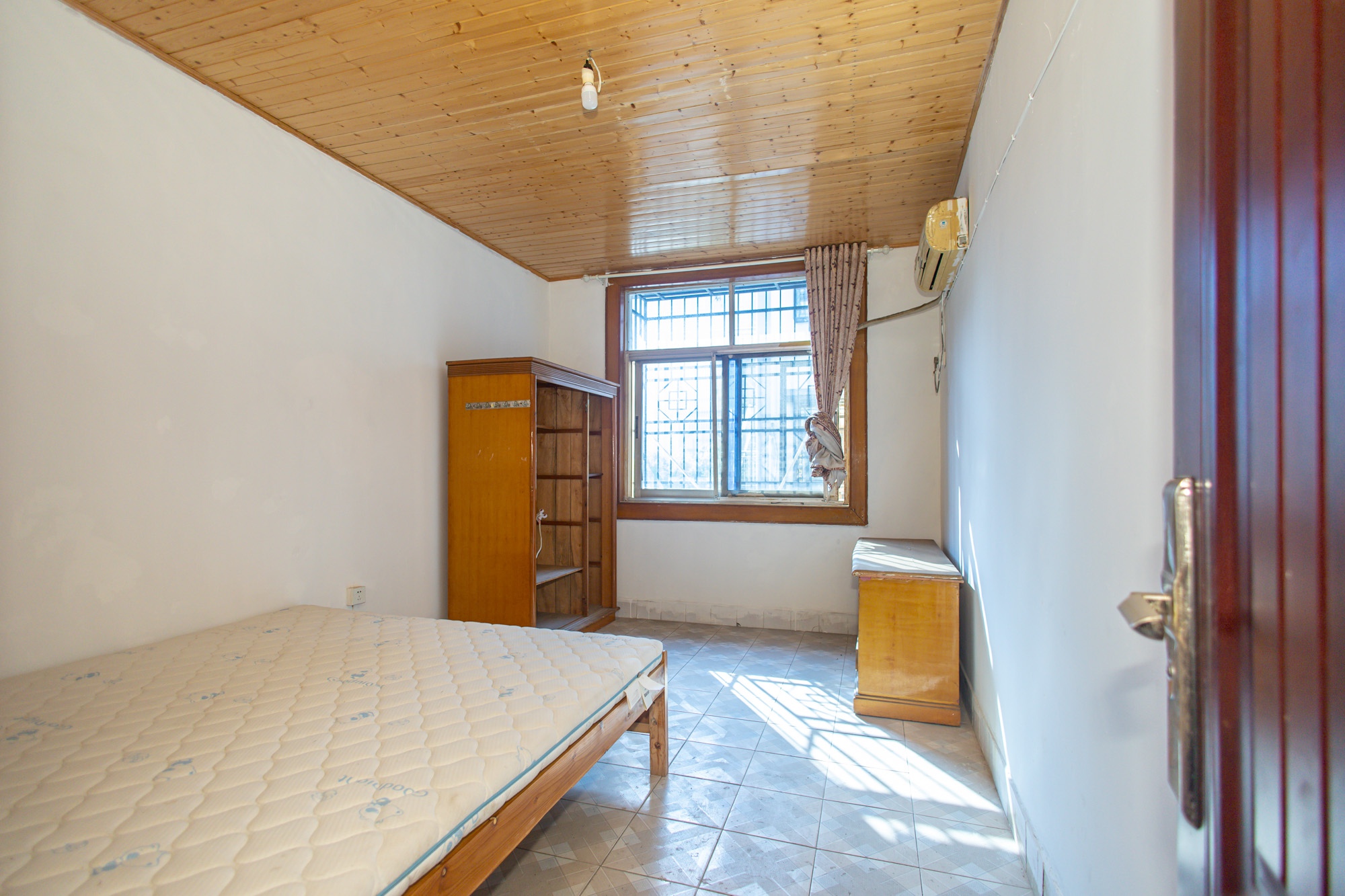 星沙一区 6室3厅3卫 168.0万 星沙一区 6室3厅3卫 168.0万卧室