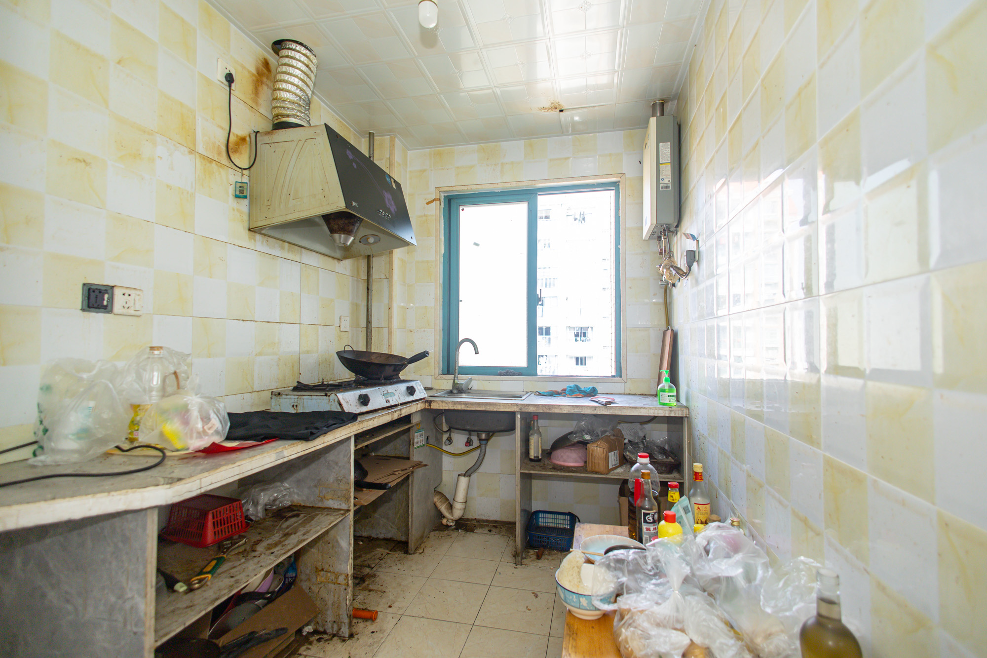 蝴蝶谷 5室2厅2卫 68.0万 蝴蝶谷 5室2厅2卫 68.0万厨房