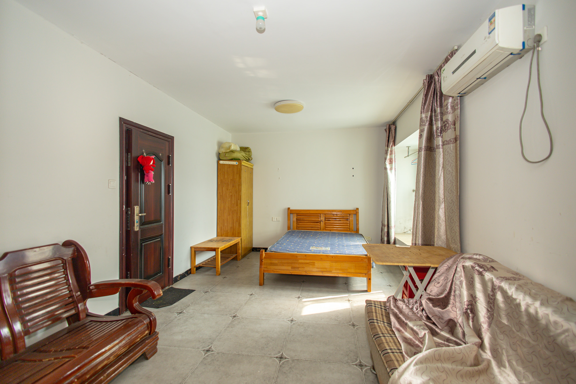 蝴蝶谷 5室2厅2卫 68.0万 蝴蝶谷 5室2厅2卫 68.0万客厅