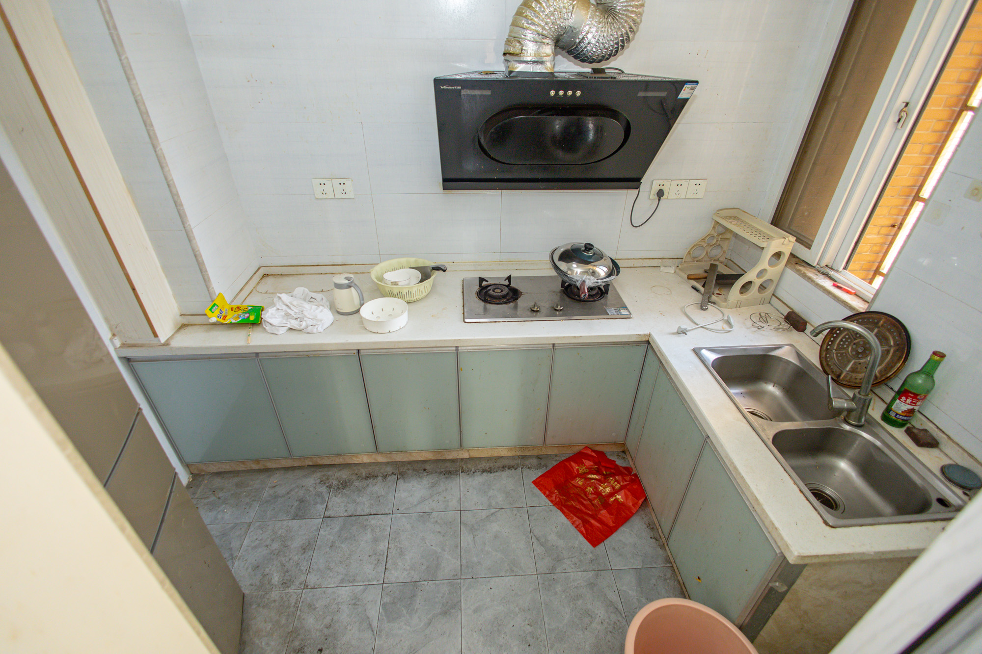 楚天世纪城东苑 3室2厅2卫 63.8万 楚天世纪城东苑 3室2厅2卫 63.8万厨房