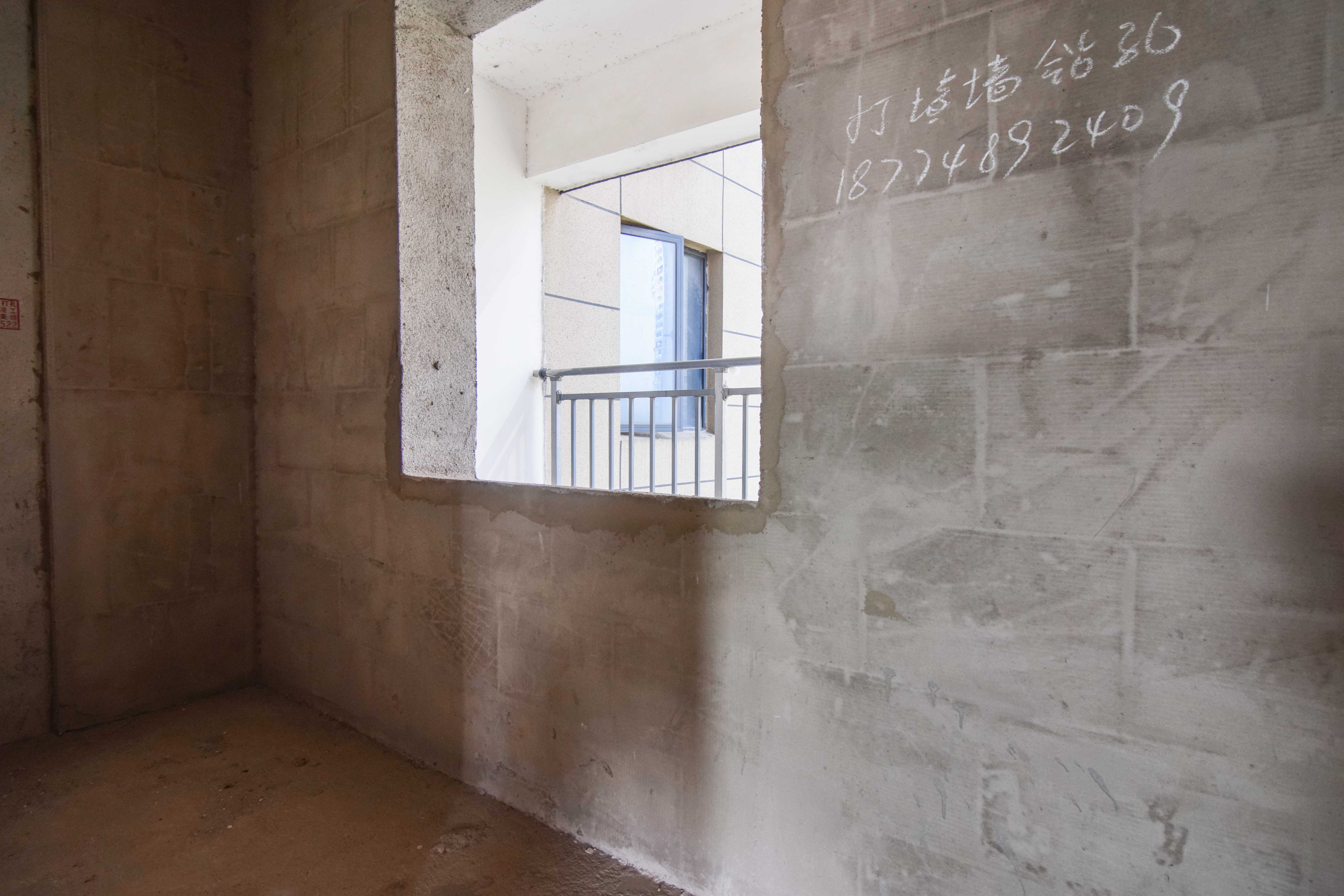 联诚雅郡  5室2厅2卫   88.00万厨房