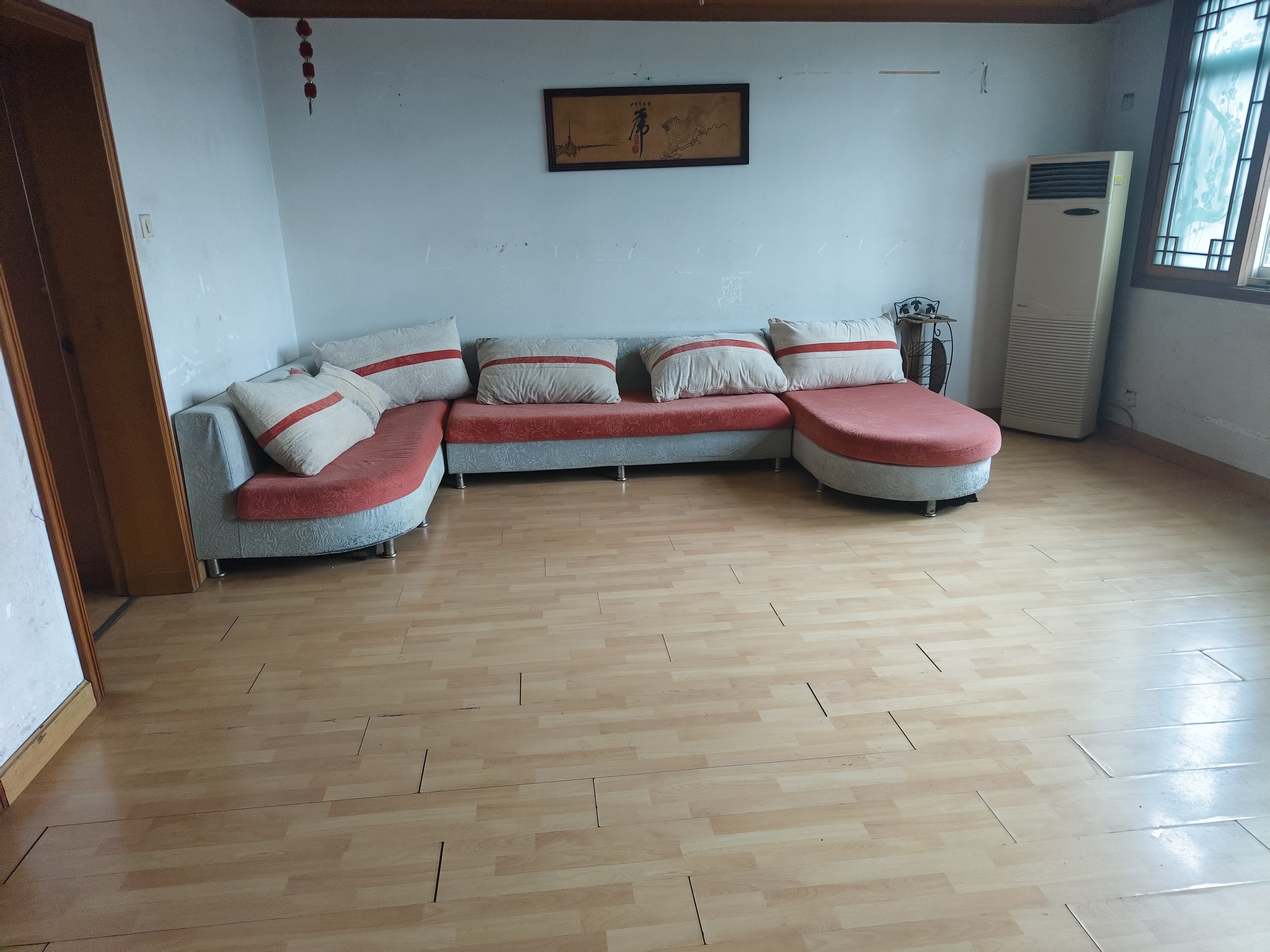 县政府小区(星邻南苑) 3室2厅1卫 1800.0元/月 县政府小区(星邻南苑) 3室2厅1卫 1800.0元/月室内图