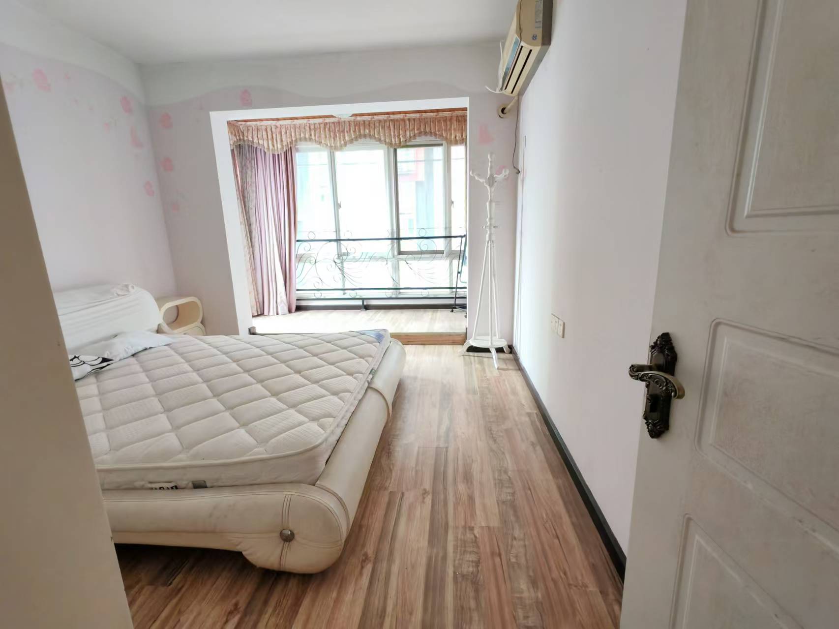 东门壹号家园 3室2厅2卫 3000.0元/月 东门壹号家园 3室2厅2卫 3000.0元/月室内图