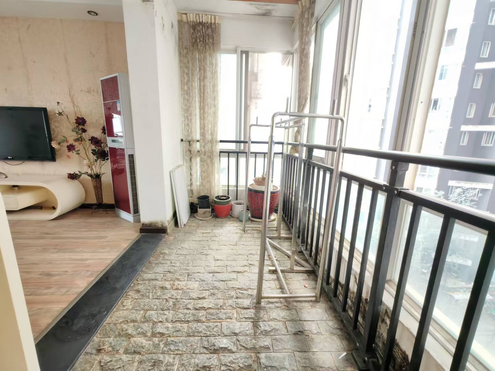 东门壹号家园 3室2厅2卫 3000.0元/月 东门壹号家园 3室2厅2卫 3000.0元/月室内图