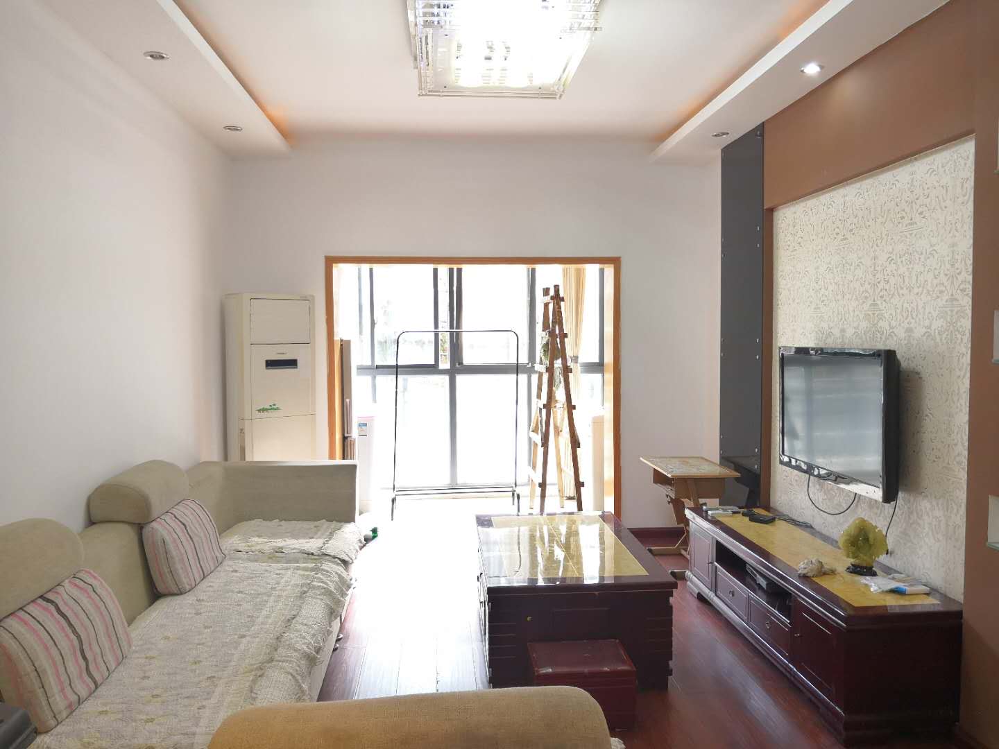 山水湾  2室2厅1卫   1700.00元/月室内图