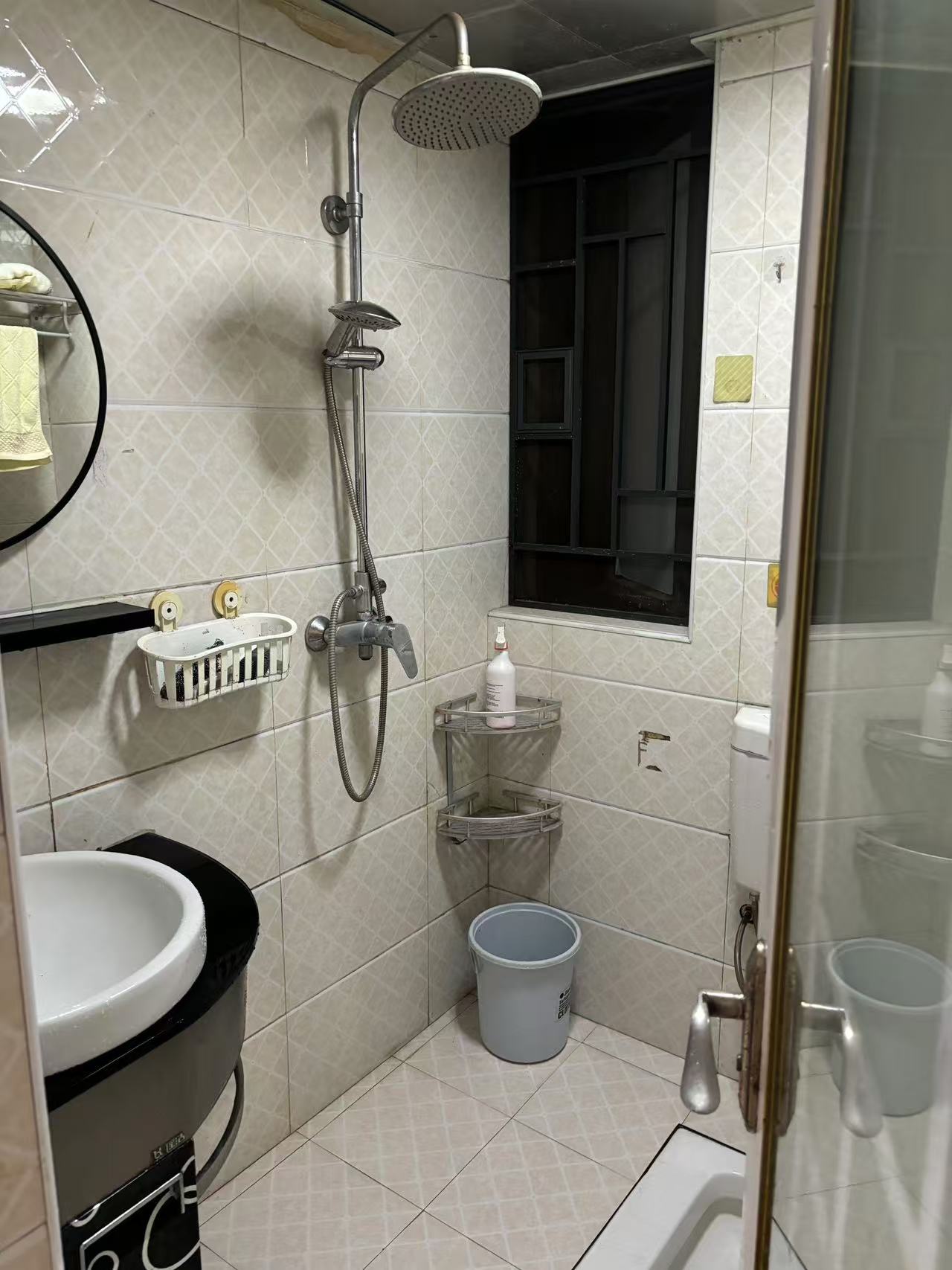 华晨御园 2室2厅1卫 1680.0元/月 华晨御园 2室2厅1卫 1680.0元/月室内图