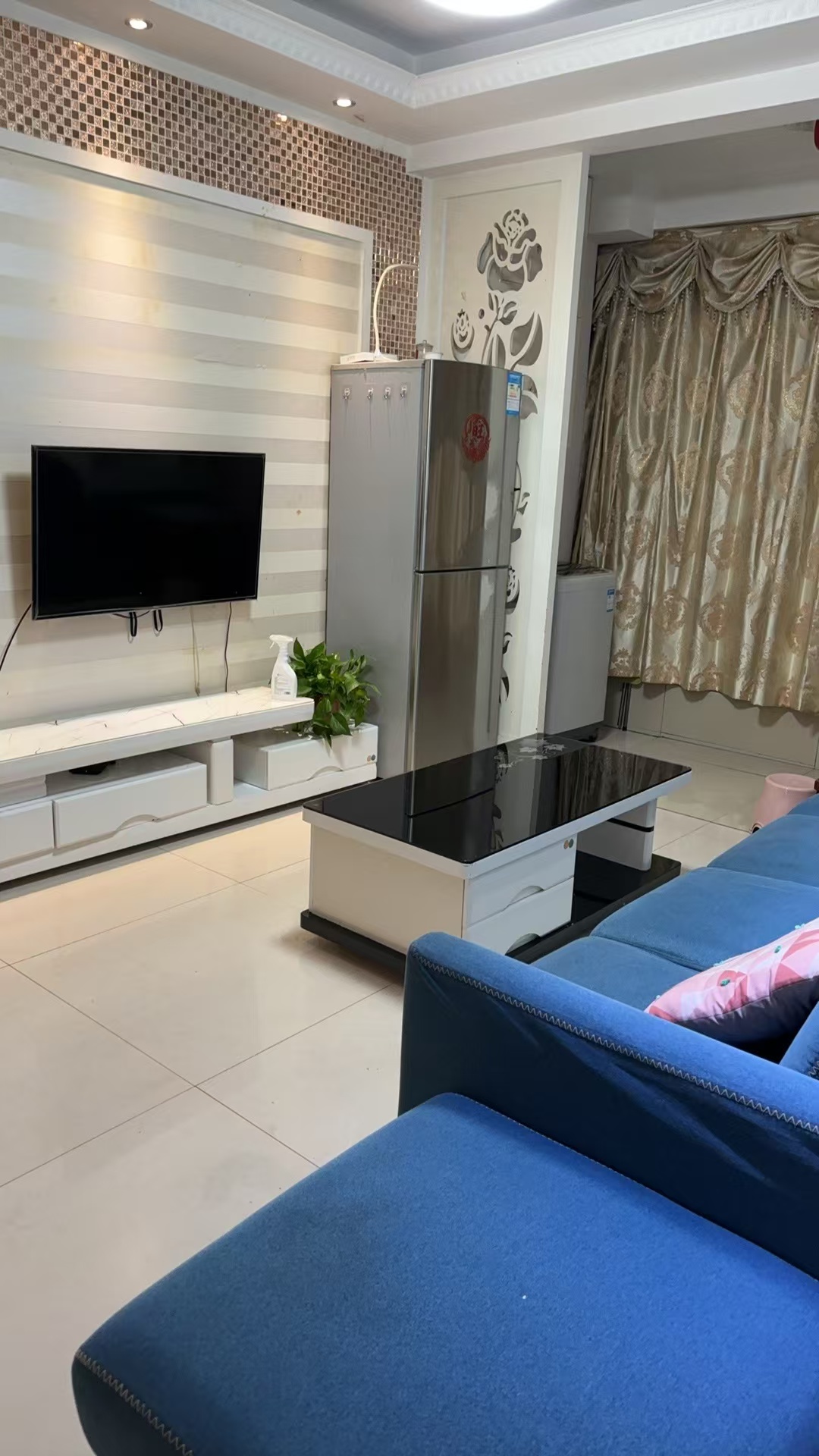 华晨御园 2室2厅1卫 1680.0元/月 华晨御园 2室2厅1卫 1680.0元/月室内图