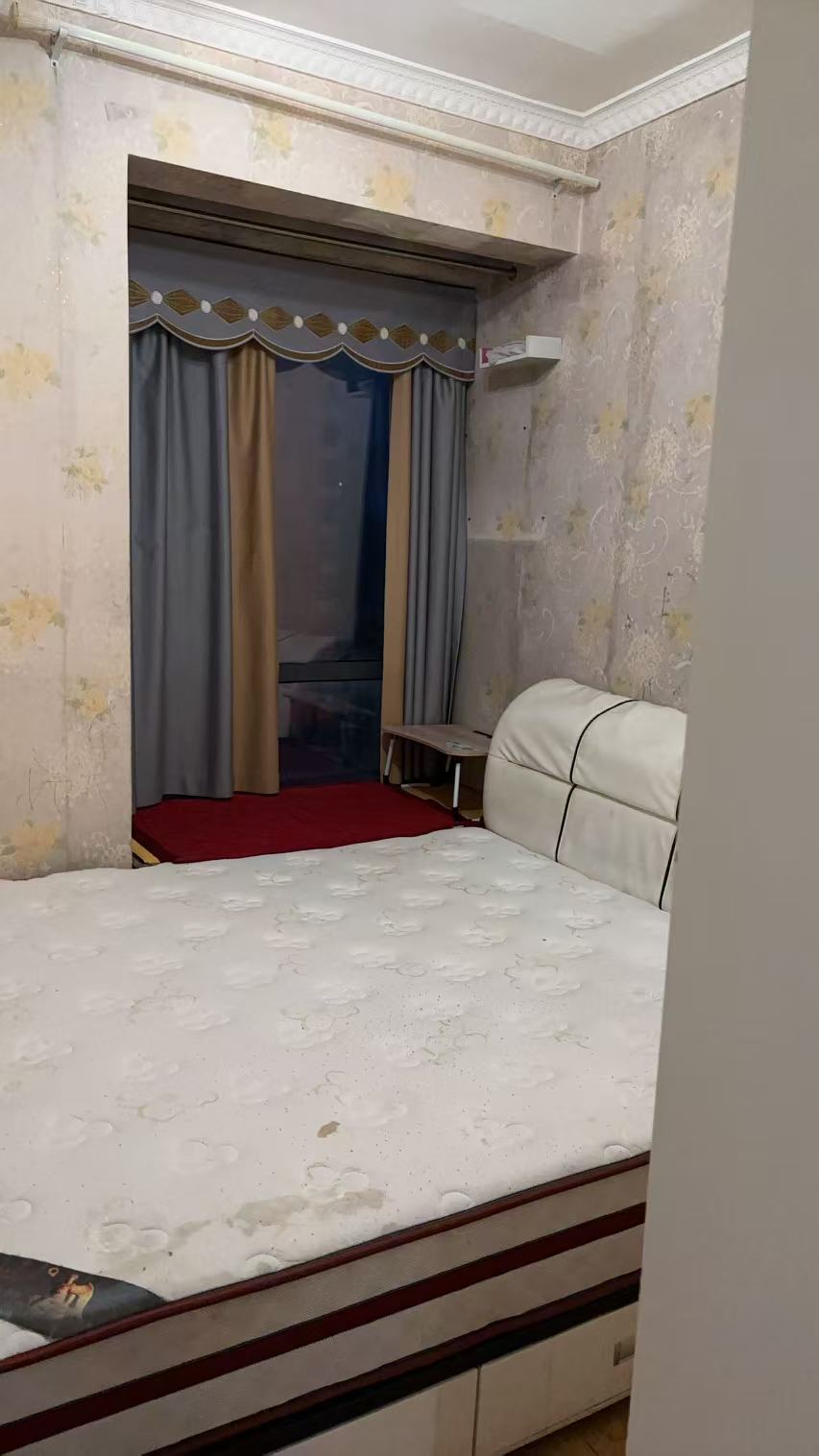 华晨御园 2室2厅1卫 1680.0元/月 华晨御园 2室2厅1卫 1680.0元/月室内图