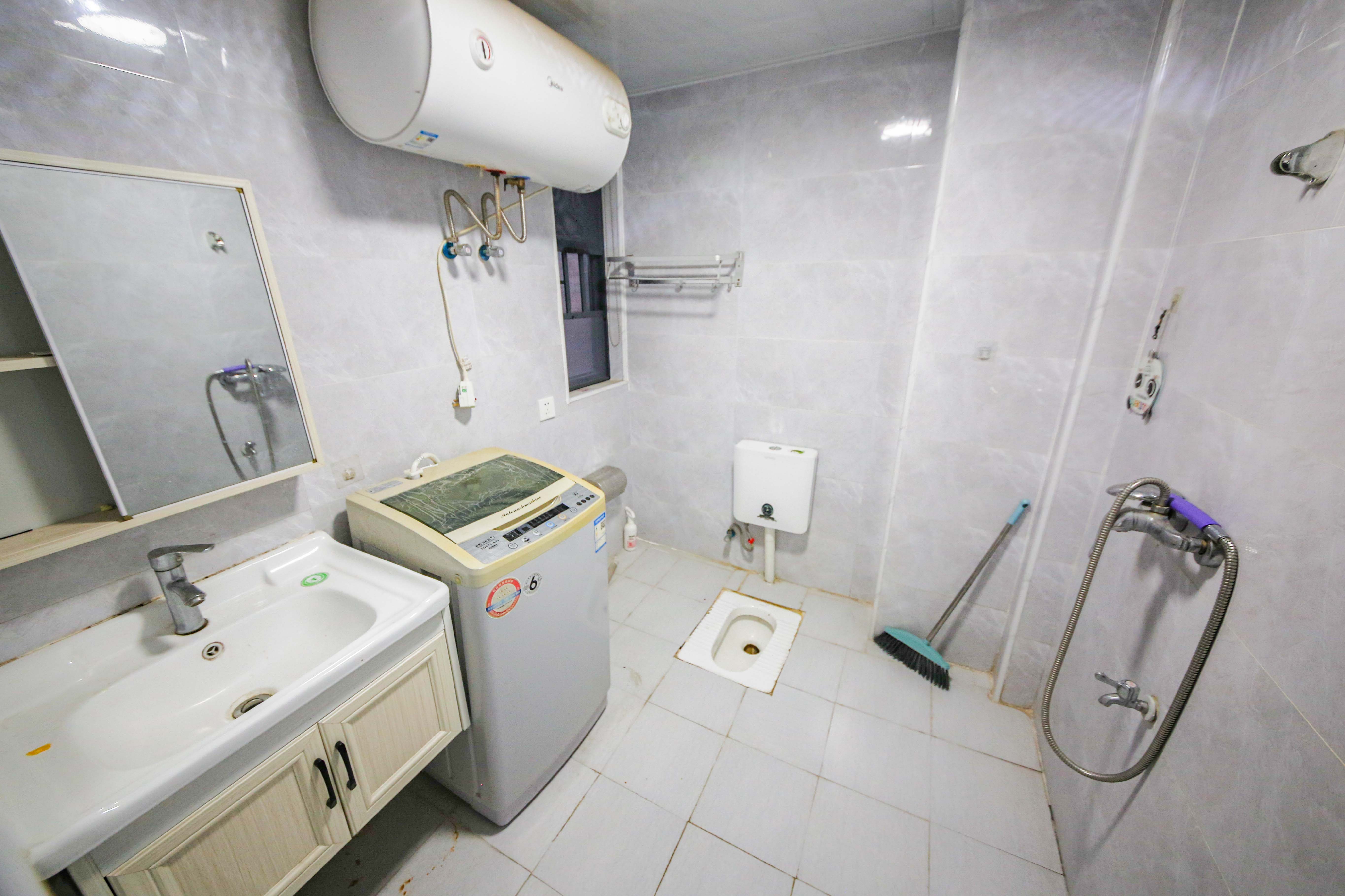 水墨林溪  3室2厅2卫    110.0万 水墨林溪  3室2厅2卫    110.0万卫生间