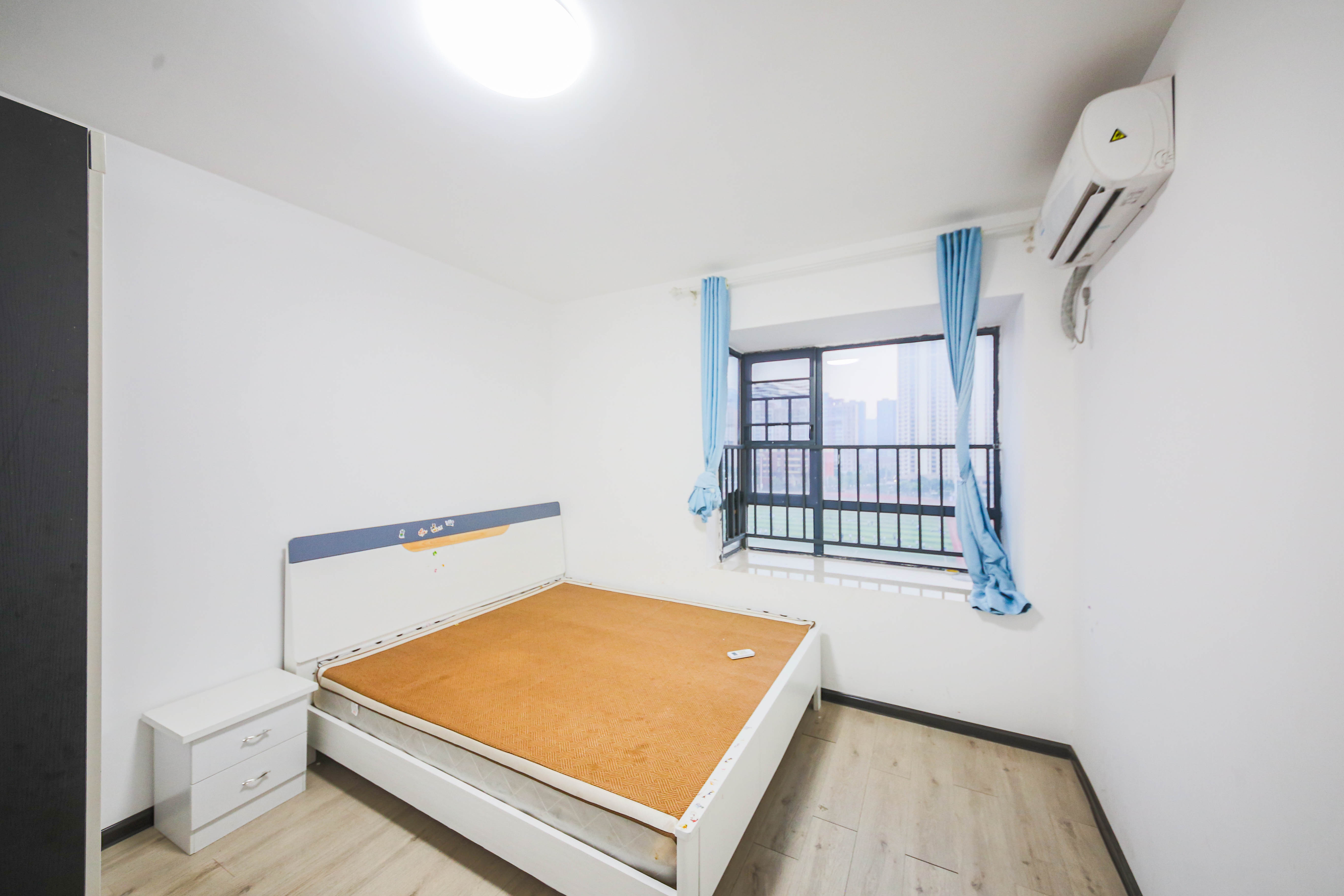 水墨林溪  3室2厅2卫    110.0万 水墨林溪  3室2厅2卫    110.0万卧室