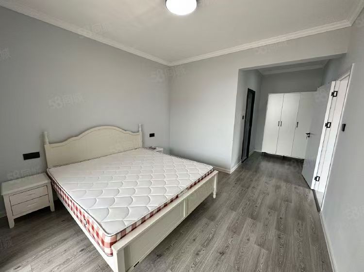 湘江雅颂居  3室2厅2卫   3800.00元/月室内图
