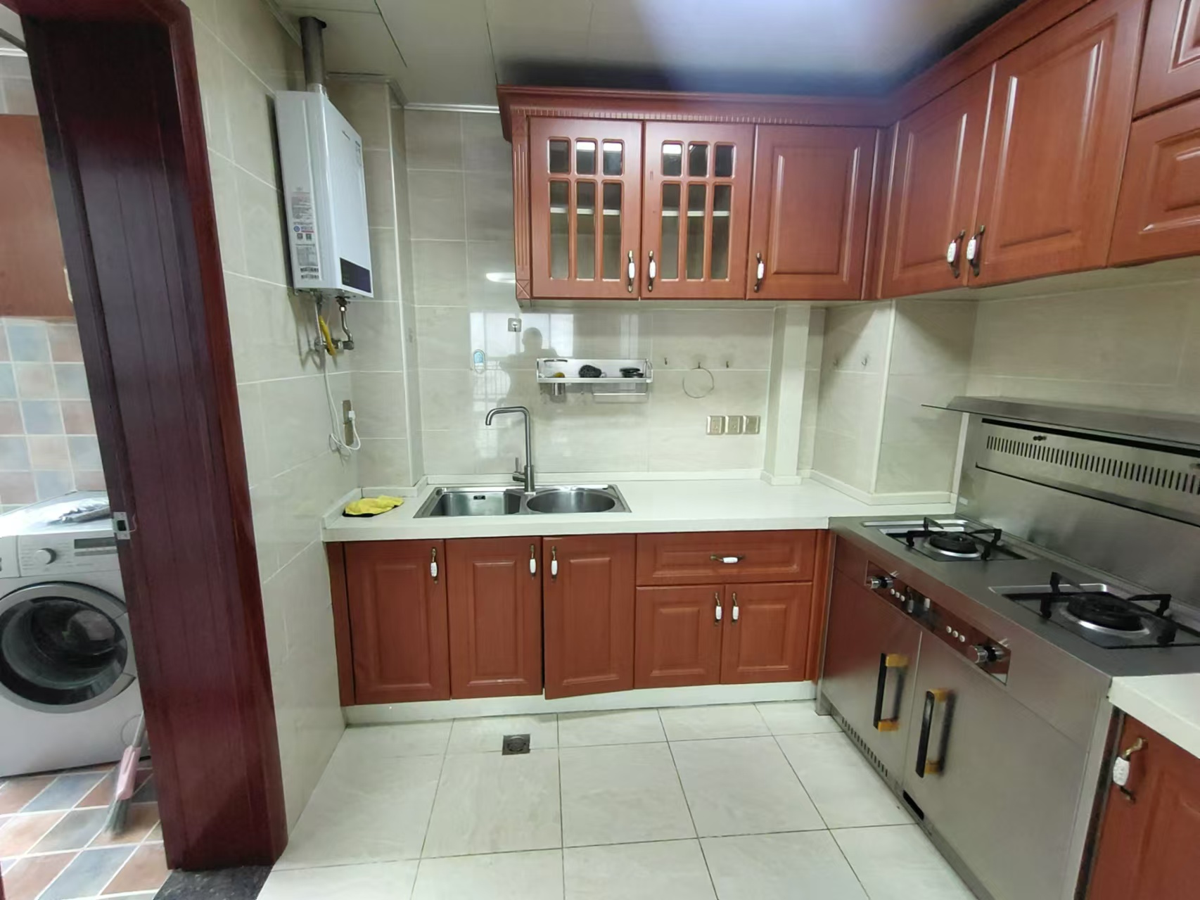 华晨御园 3室2厅2卫 2600.0元/月 华晨御园 3室2厅2卫 2600.0元/月室内图