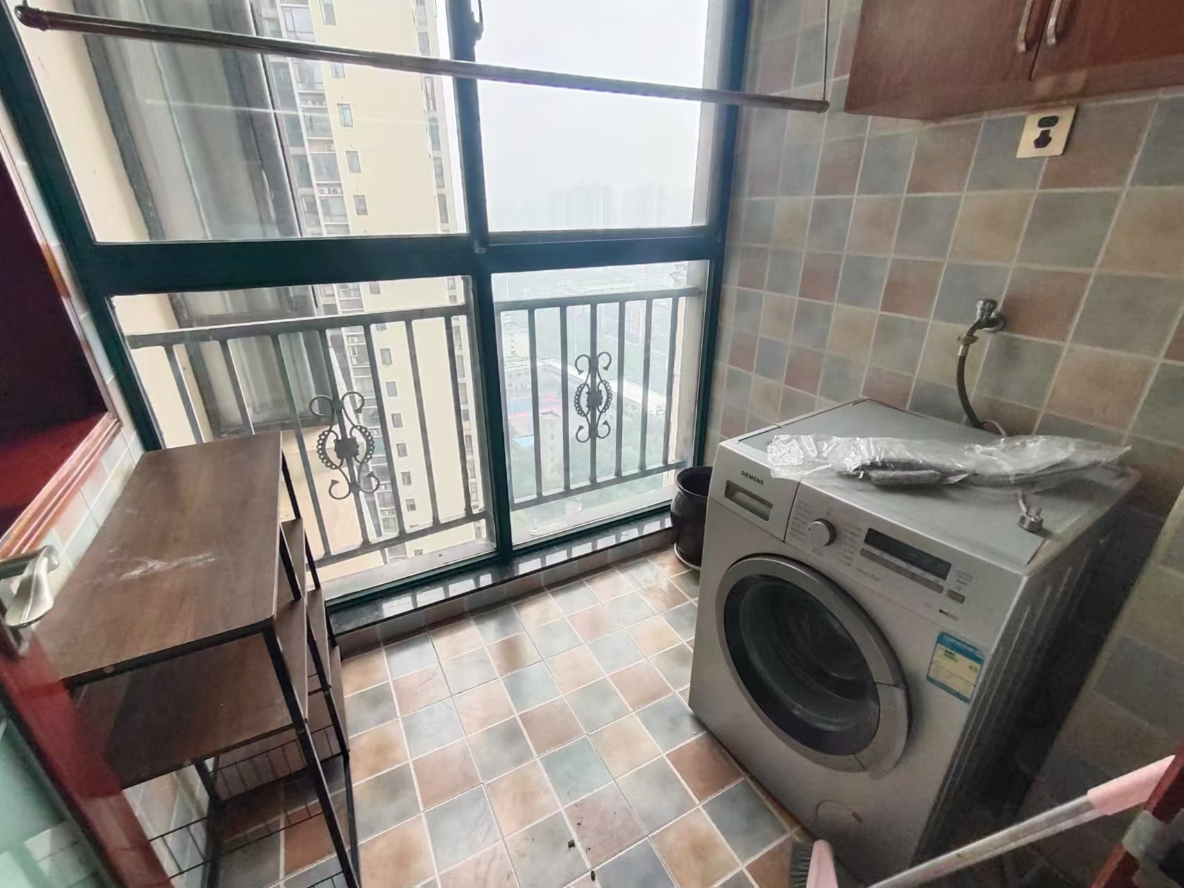 华晨御园 3室2厅2卫 2600.0元/月 华晨御园 3室2厅2卫 2600.0元/月室内图