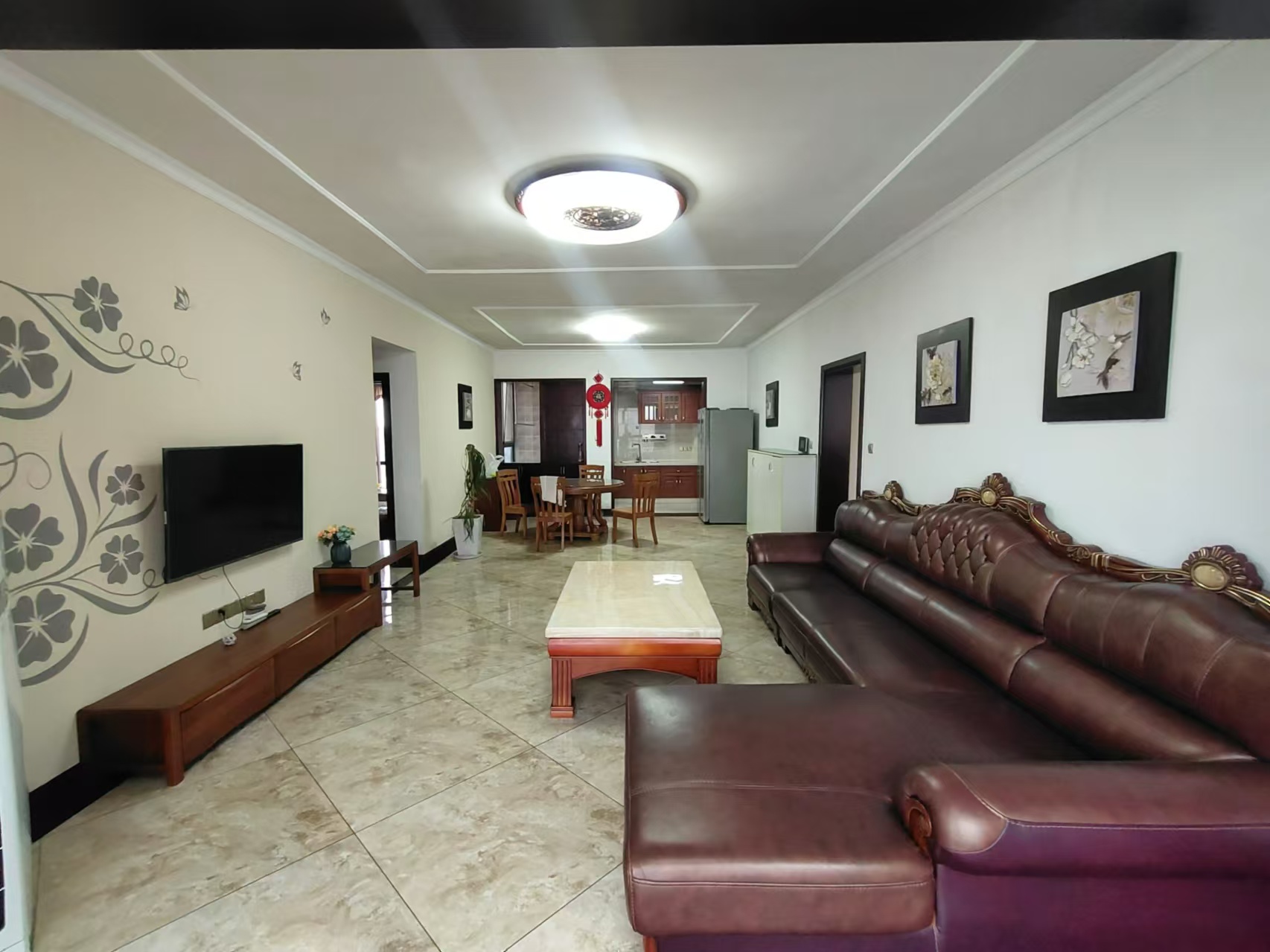 华晨御园 3室2厅2卫 2600.0元/月 华晨御园 3室2厅2卫 2600.0元/月室内图