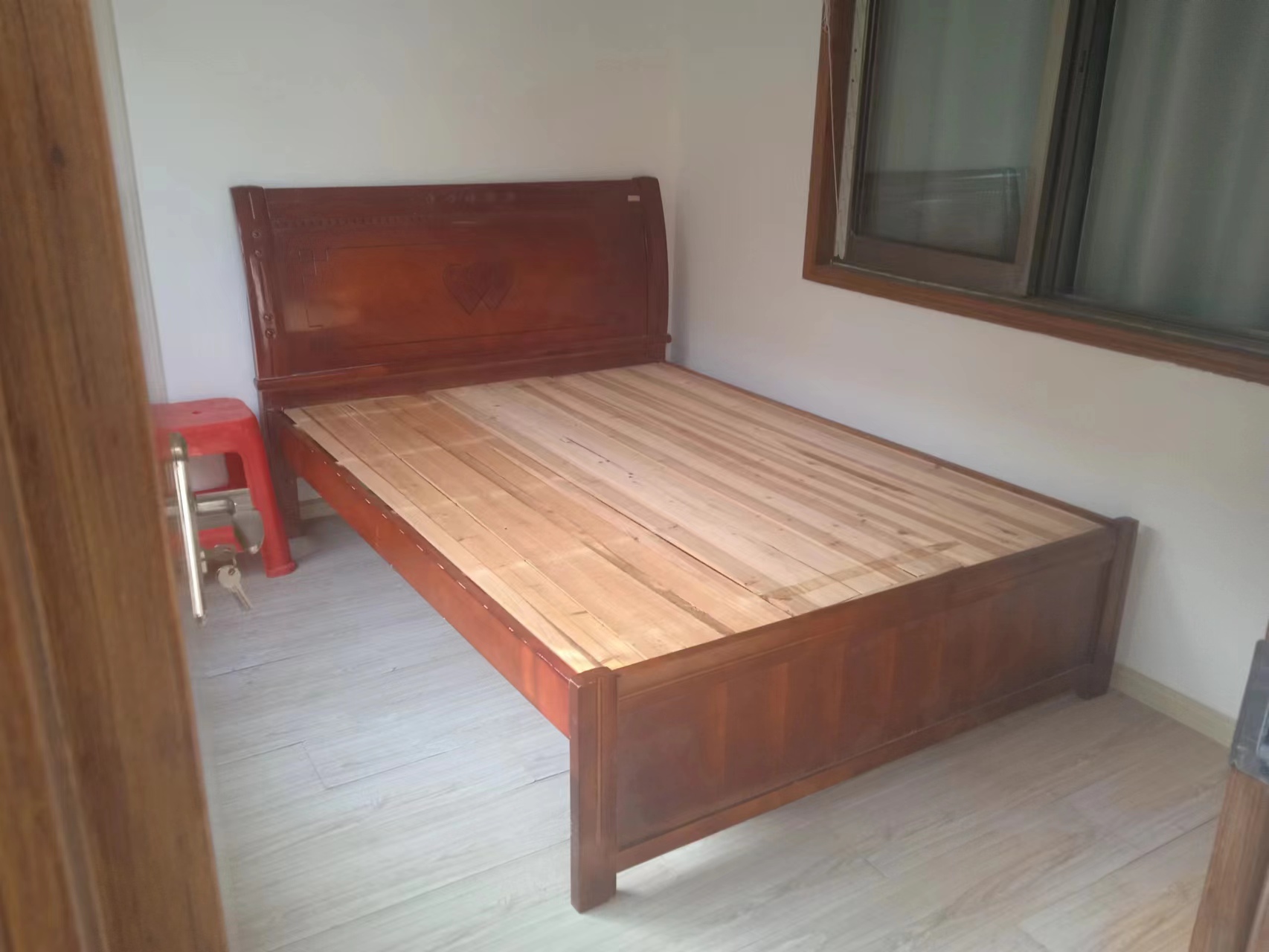 金塘小区  4室2厅2卫    1800.0元/月 金塘小区  4室2厅2卫    1800.0元/月室内图