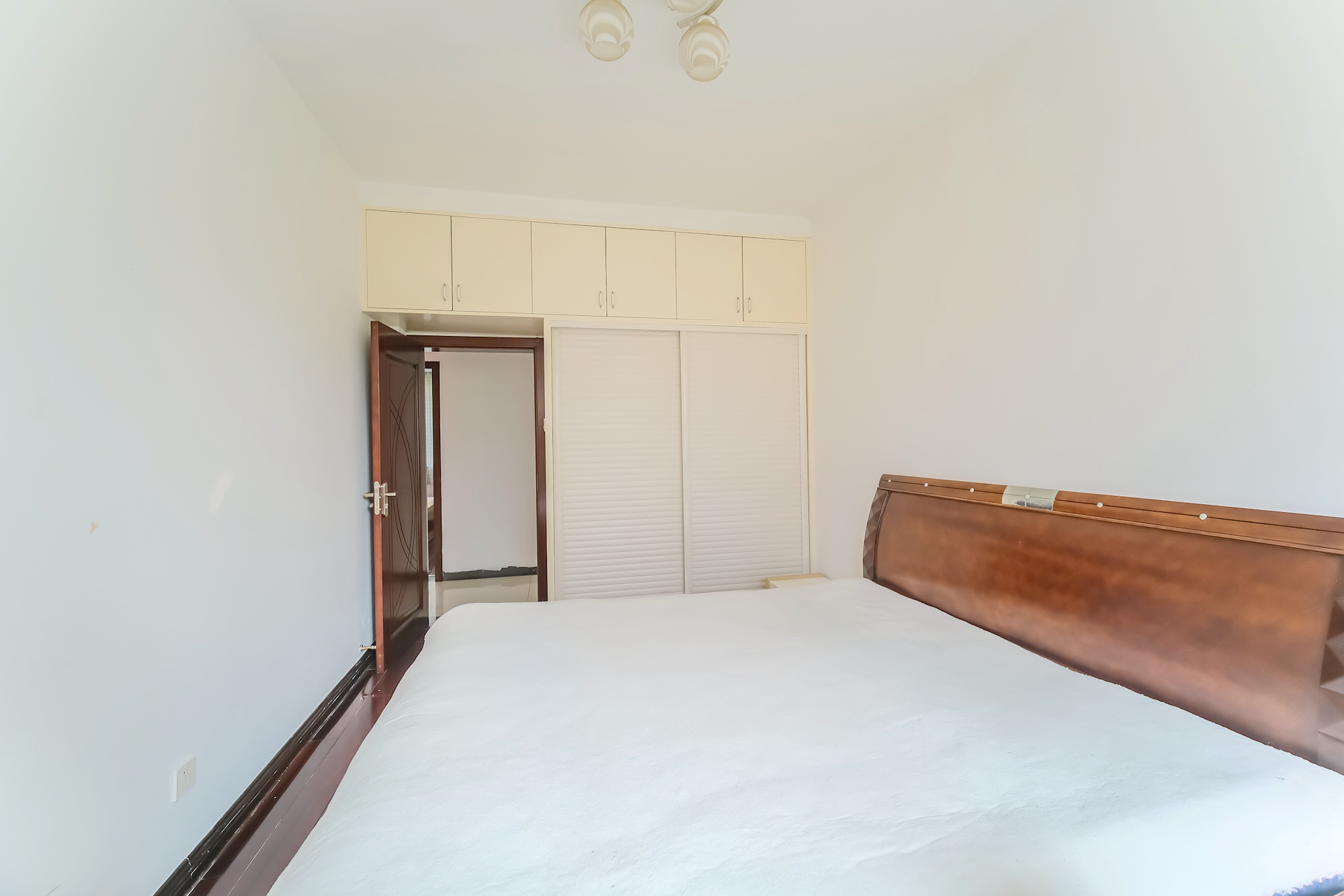 四季星城  1室2厅2卫    96.0万 四季星城  1室2厅2卫    96.0万卧室