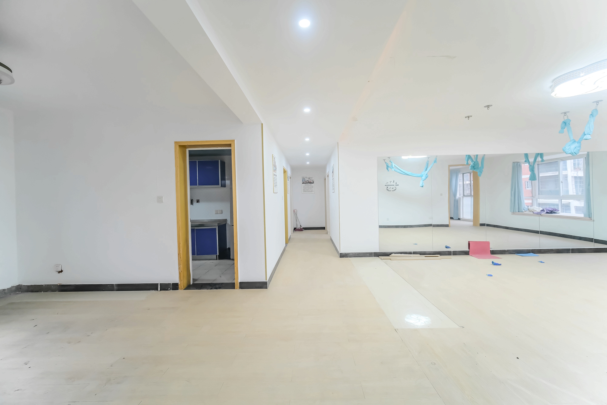 长丰星城 4室2厅2卫 89.0万 长丰星城 4室2厅2卫 89.0万客厅