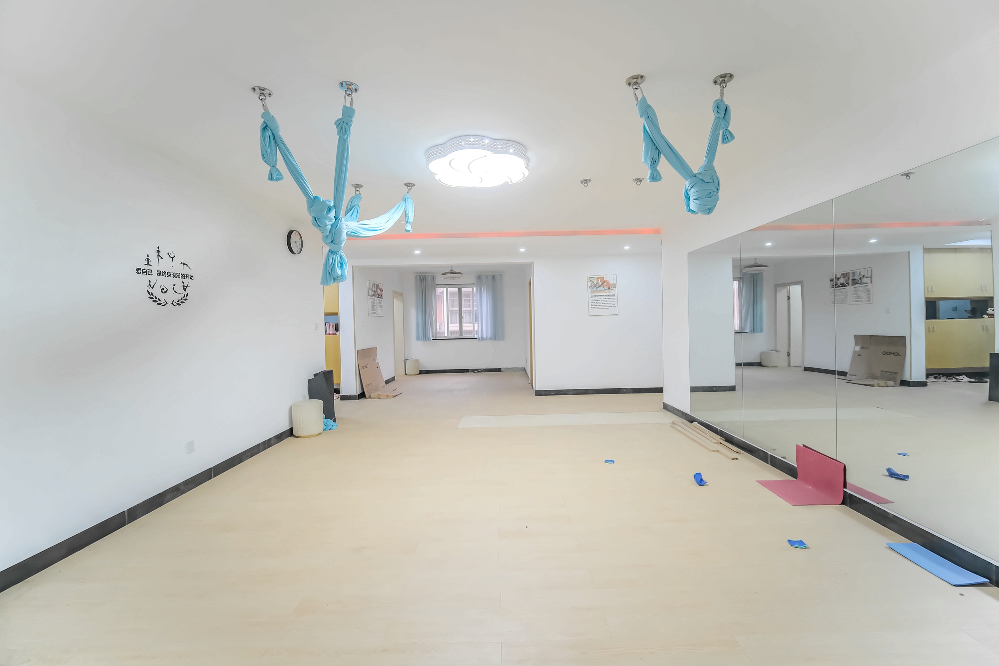 长丰星城 4室2厅2卫 89.0万 长丰星城 4室2厅2卫 89.0万客厅