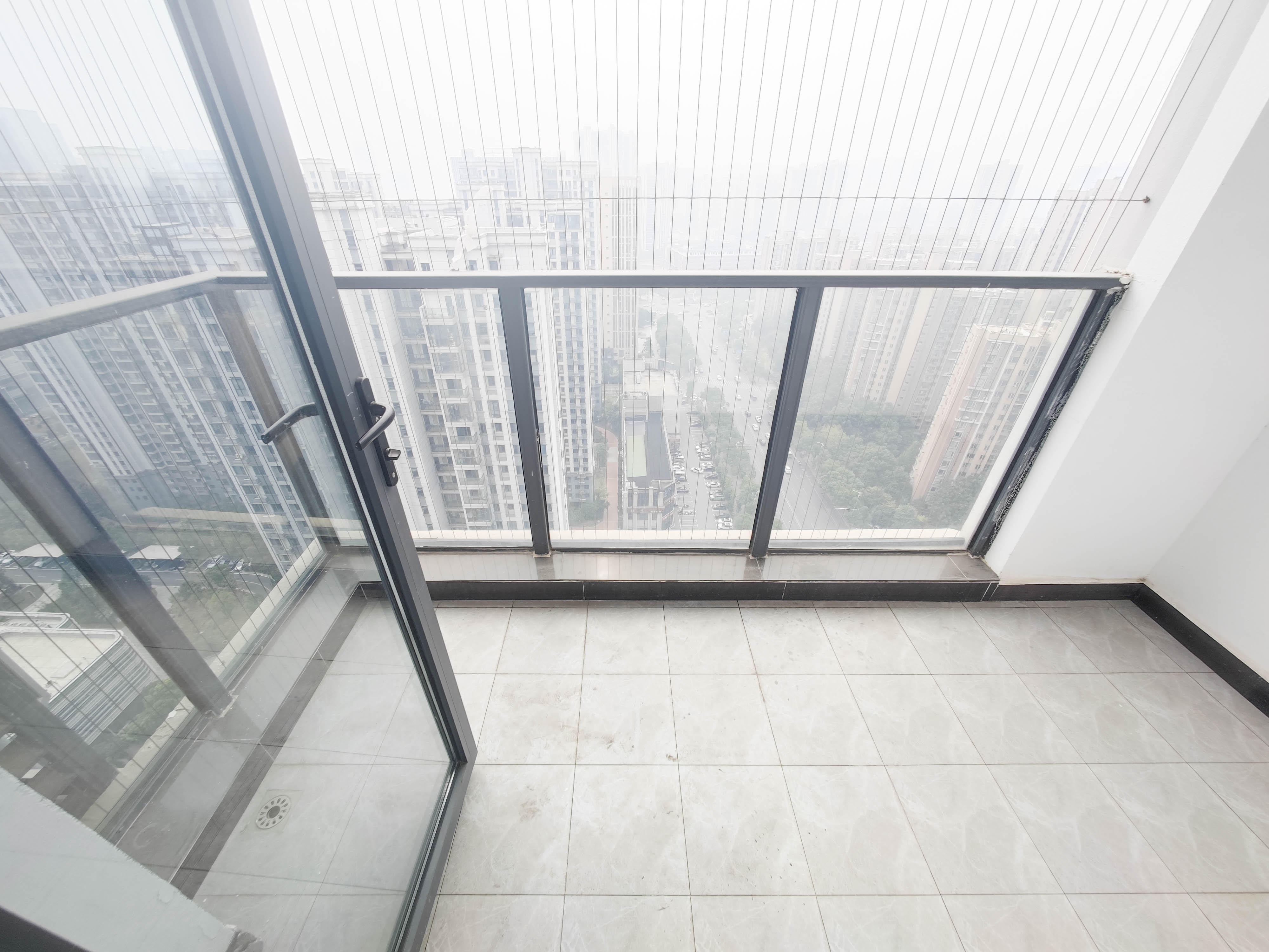 天翼花园(中国电信单位房) 3室1厅1卫 108.0万 天翼花园(中国电信单位房) 3室1厅1卫 108.0万阳台