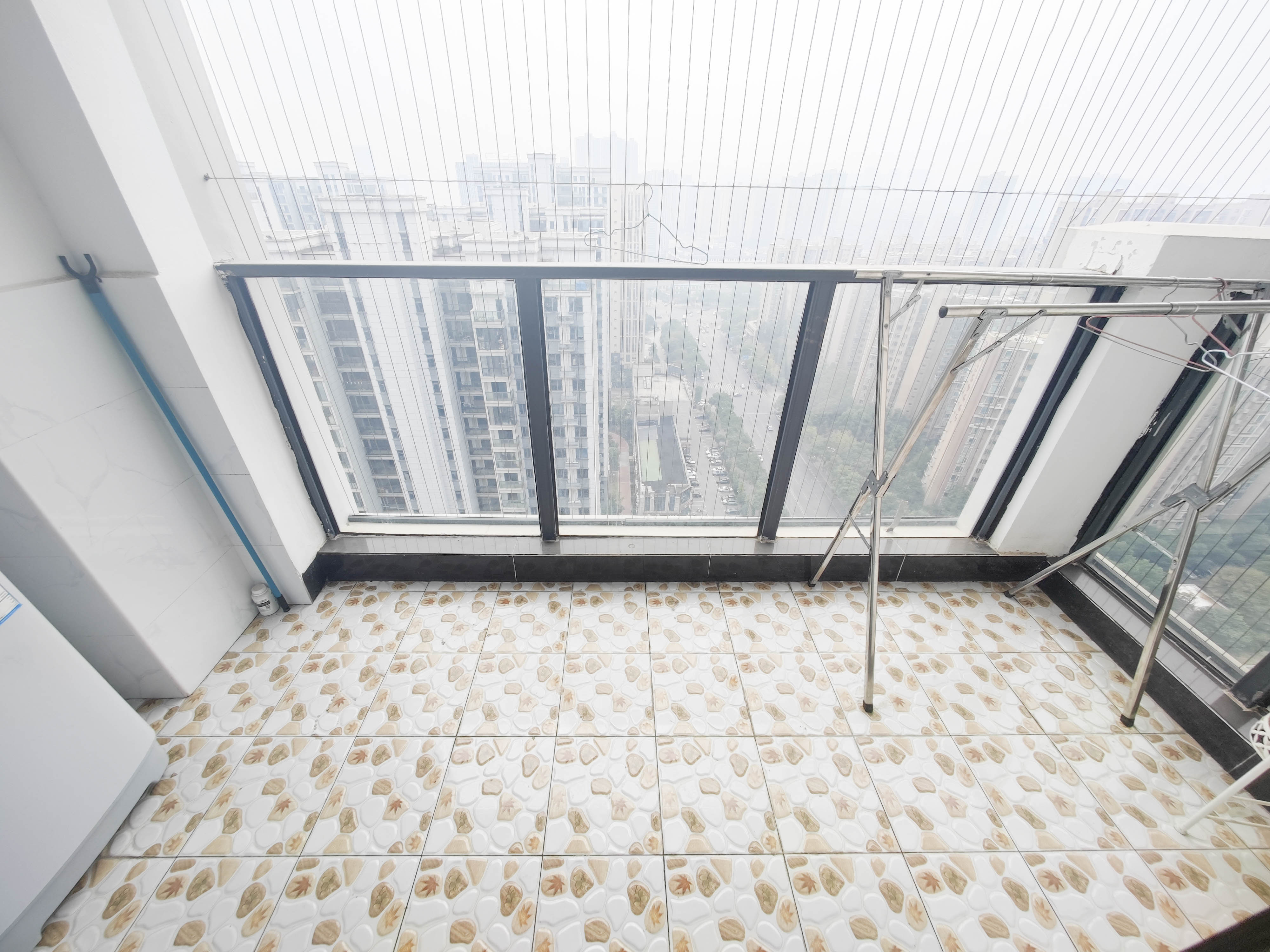 天翼花园(中国电信单位房) 3室1厅1卫 108.0万 天翼花园(中国电信单位房) 3室1厅1卫 108.0万阳台