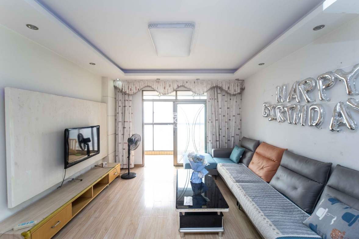 锦湘国际星城三期(锦绣苑) 2室2厅1卫 90.0万 锦湘国际星城三期(锦绣苑) 2室2厅1卫 90.0万客厅