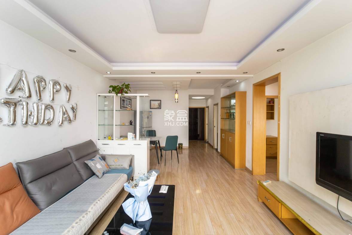 锦湘国际星城三期(锦绣苑) 2室2厅1卫 90.0万 锦湘国际星城三期(锦绣苑) 2室2厅1卫 90.0万客厅