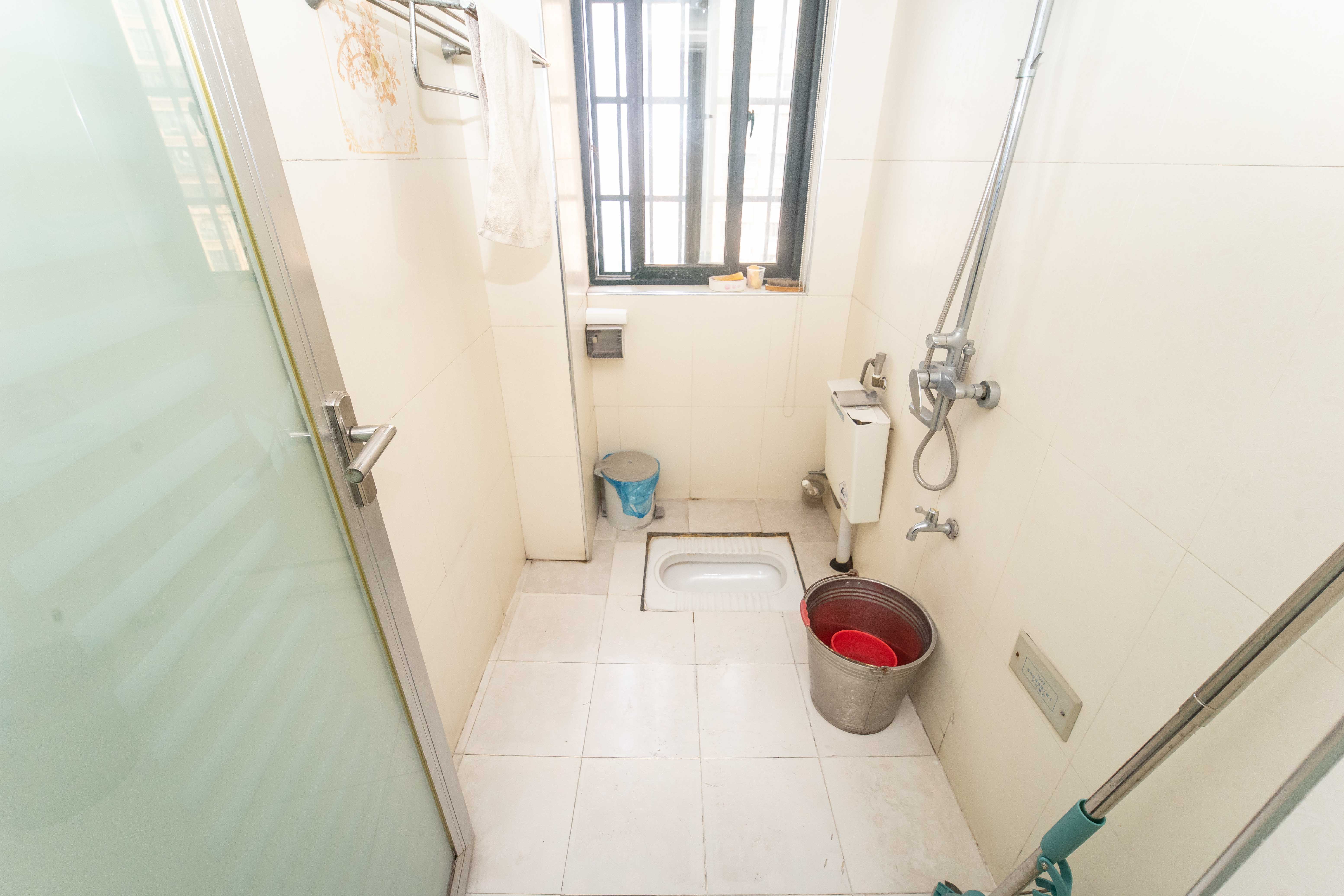 东玺门 2室2厅1卫 67.0万 东玺门 2室2厅1卫 67.0万卫生间