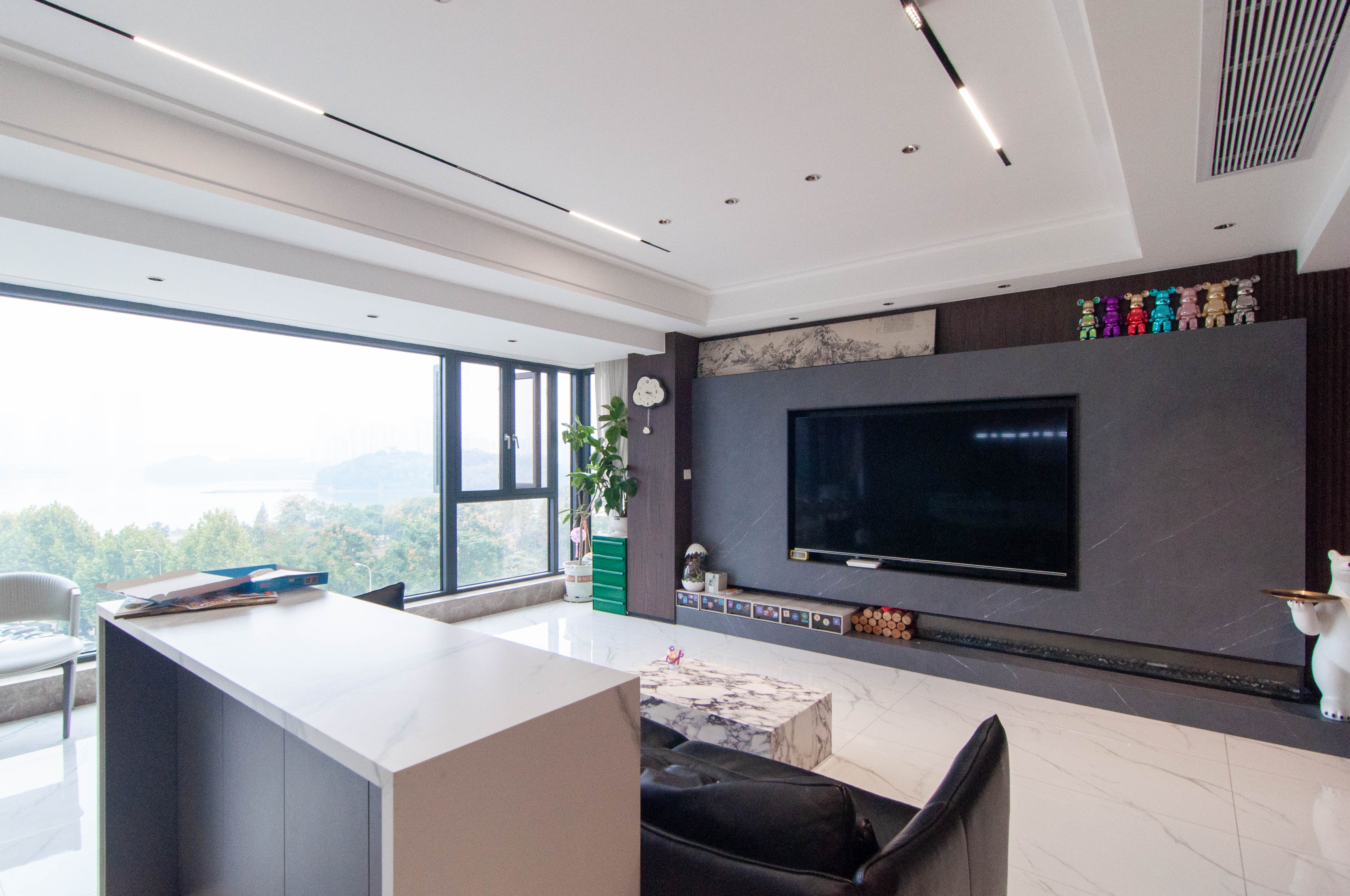 卓越浅水湾 4室2厅3卫 388.0万 卓越浅水湾 4室2厅3卫 388.0万客厅