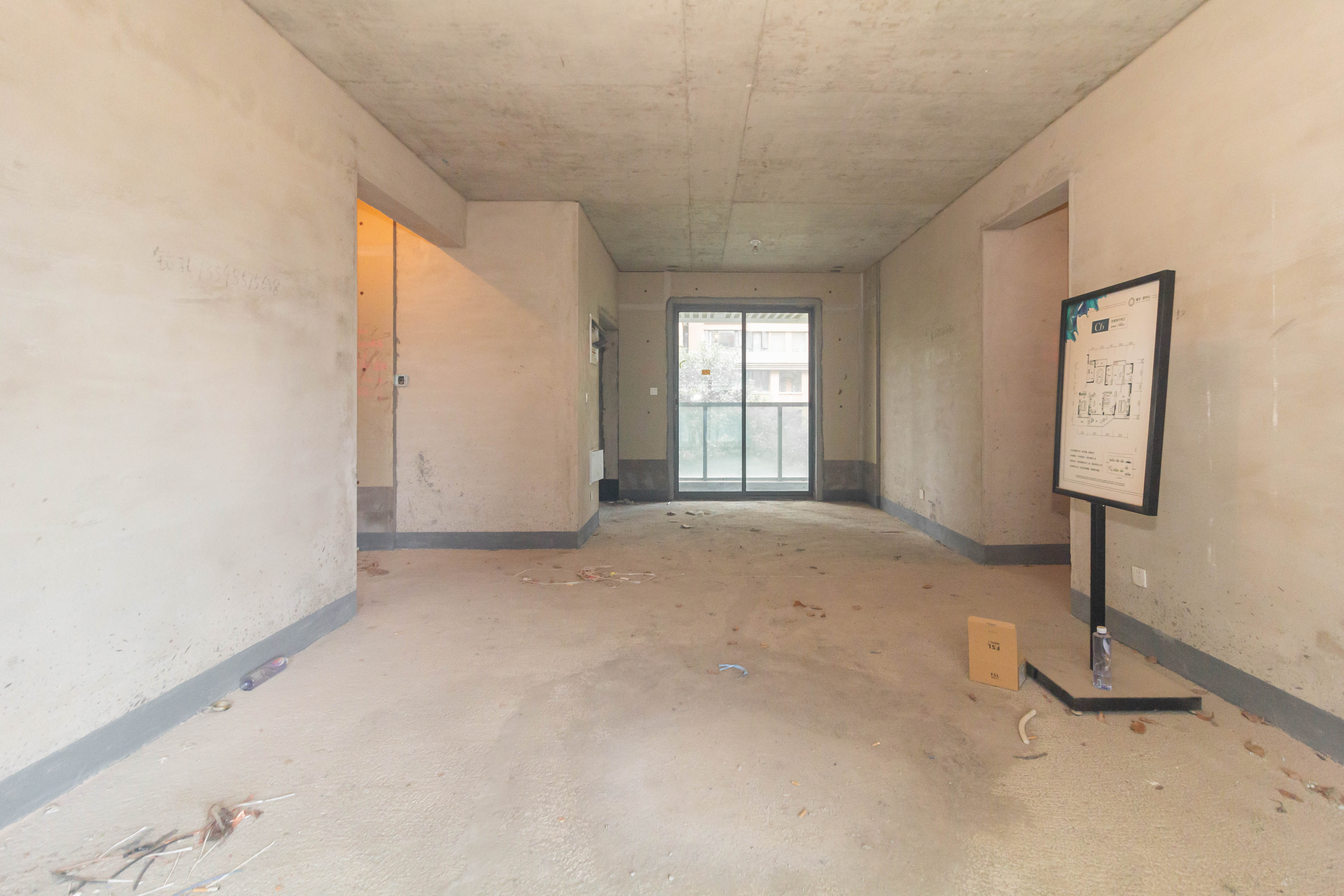 福天星中心(福天星雅苑) 4室2厅2卫 128.0万 福天星中心(福天星雅苑) 4室2厅2卫 128.0万客厅