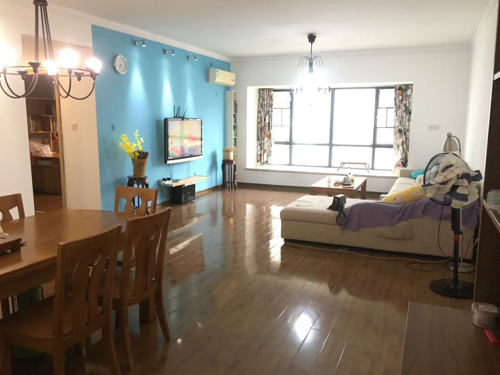 美林银谷 4室2厅3卫 3700.0元/月 美林银谷 4室2厅3卫 3700.0元/月室内图