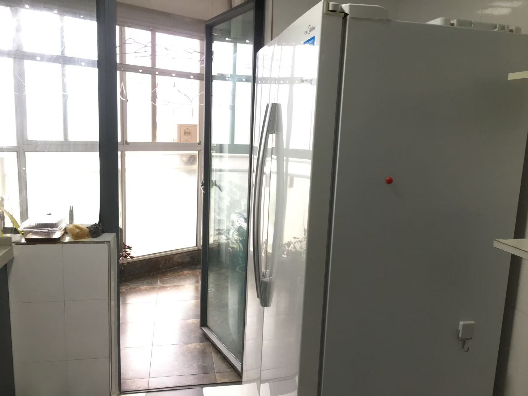 美林银谷 4室2厅3卫 3700.0元/月 美林银谷 4室2厅3卫 3700.0元/月室内图