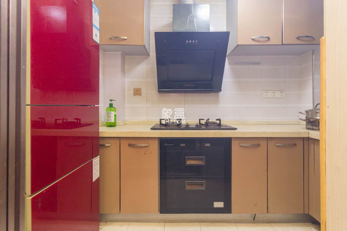 中国铁建国际城一期  3室2厅1卫    46.8万 中国铁建国际城一期  3室2厅1卫    46.8万厨房